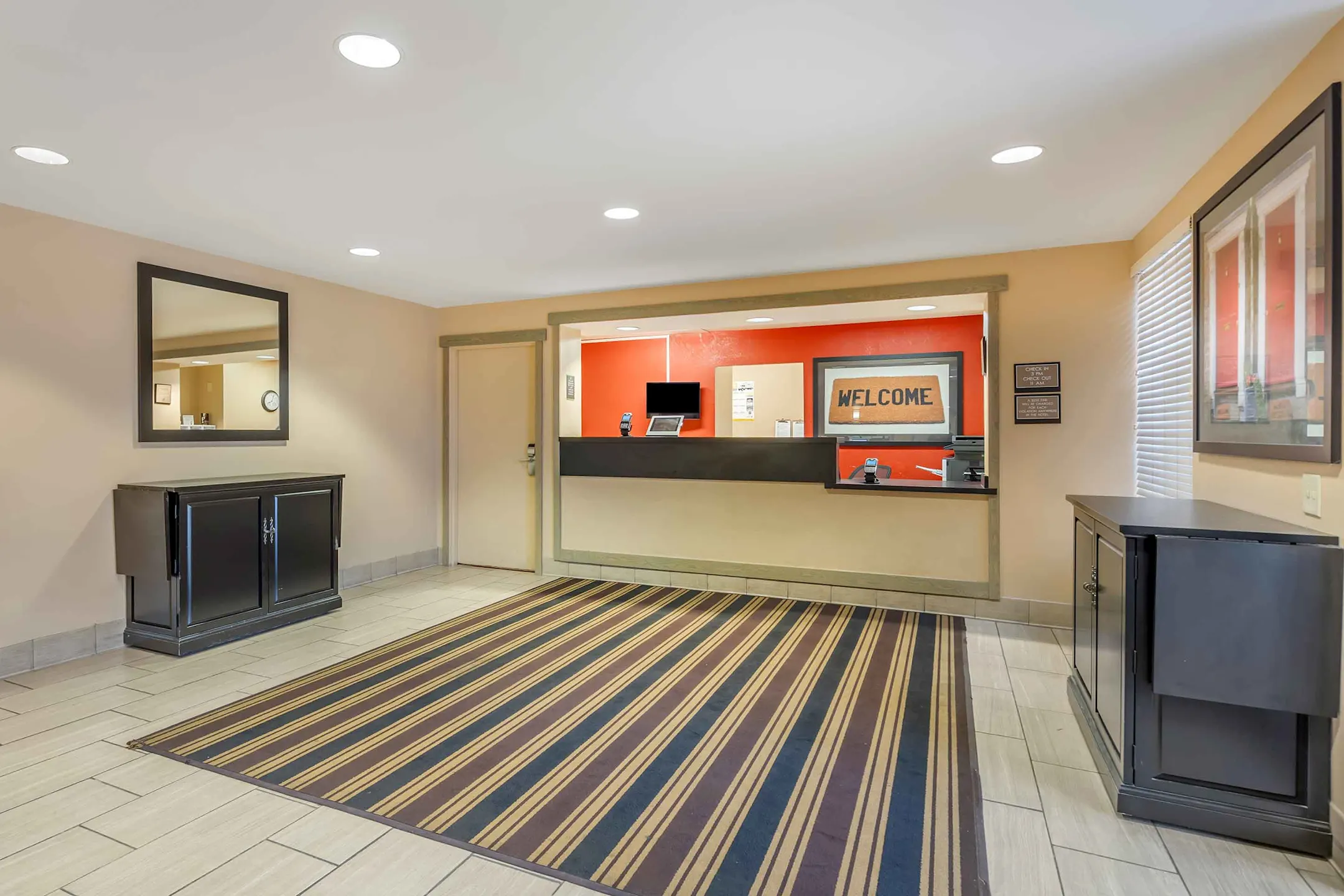 Furnished Studio Chicago Lombard Yorktown Center Apartments