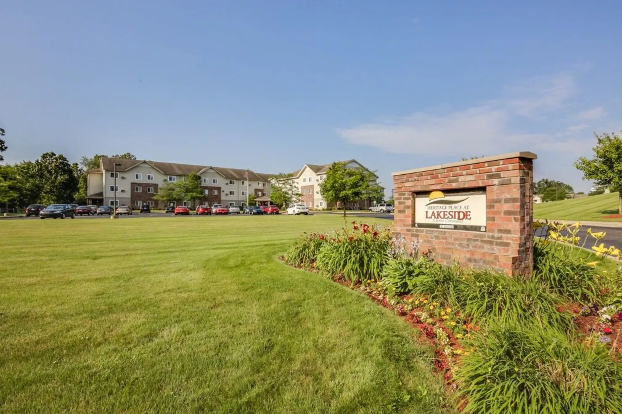 The Reserve at Lakeside 2921 Woods Circle Dr Jackson, MI Apartments