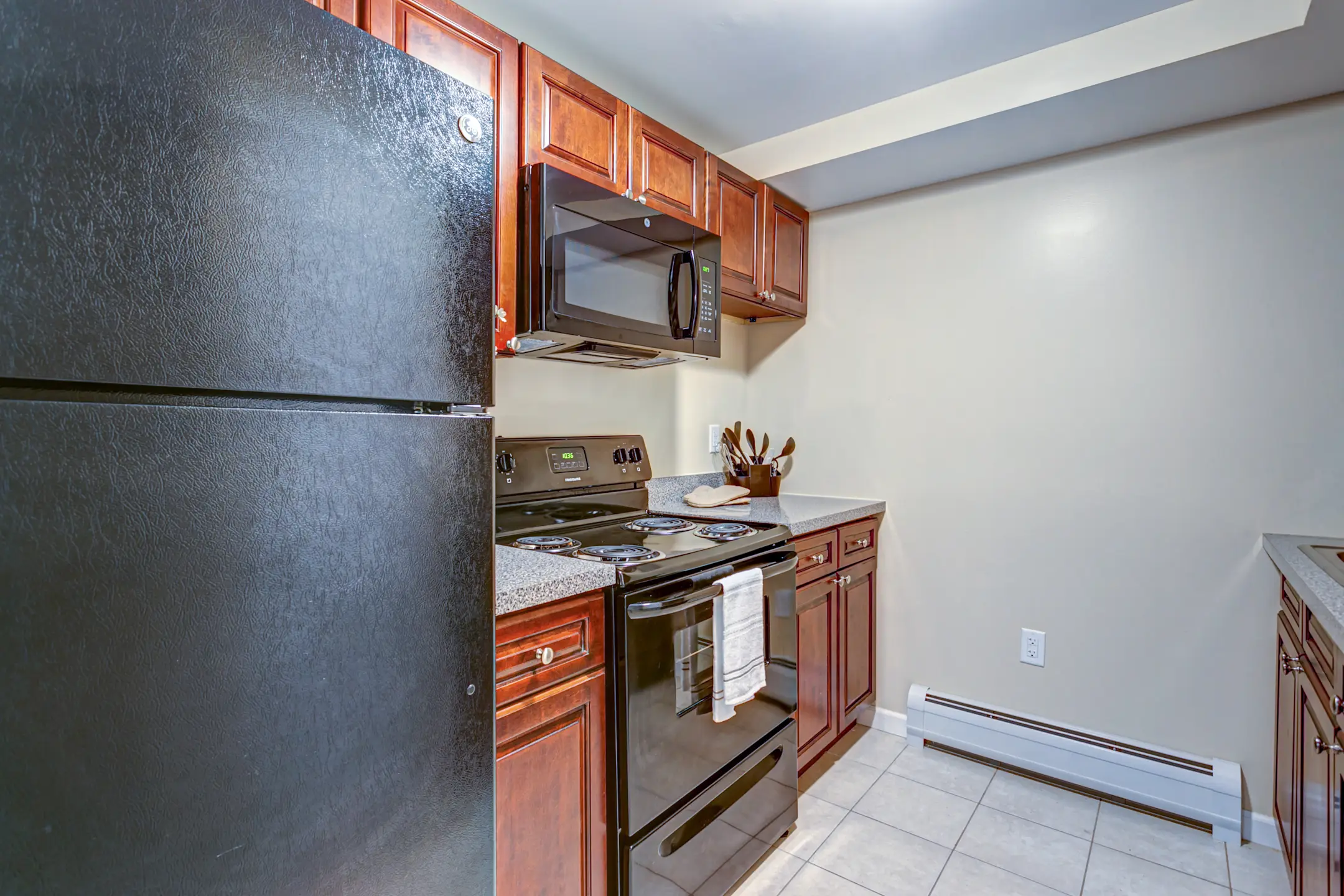 Colonial Townhouse Apartments 145 I Foster Drive Willimantic, CT