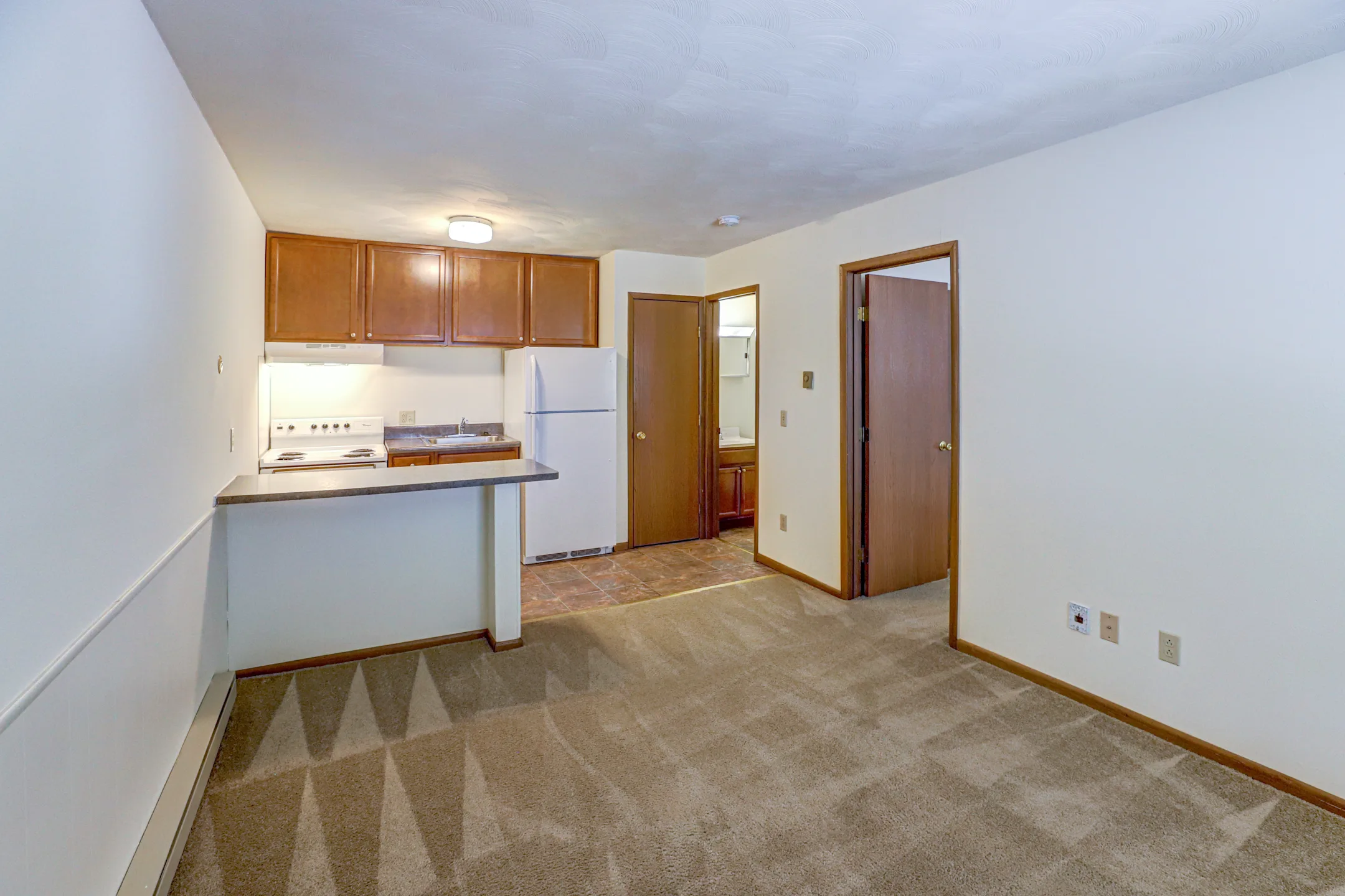 Kitchen - Oak Hill Apartments - Toledo, OH