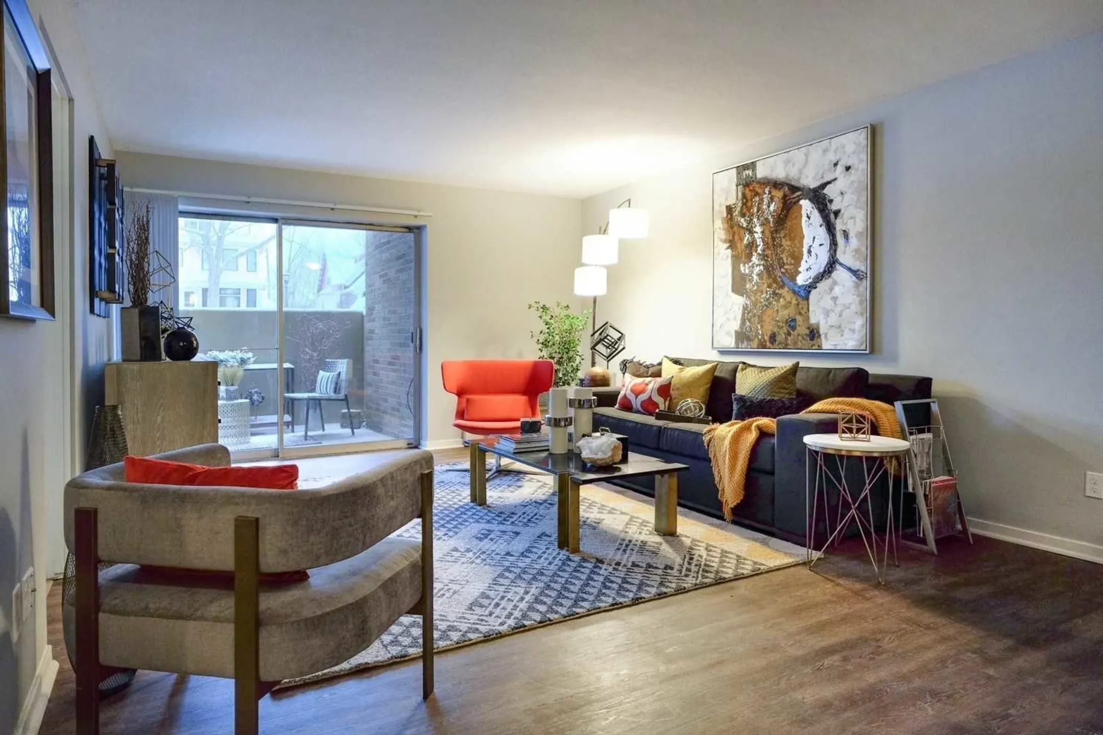 Living Room - Merriam Park Apartments - Saint Paul, MN