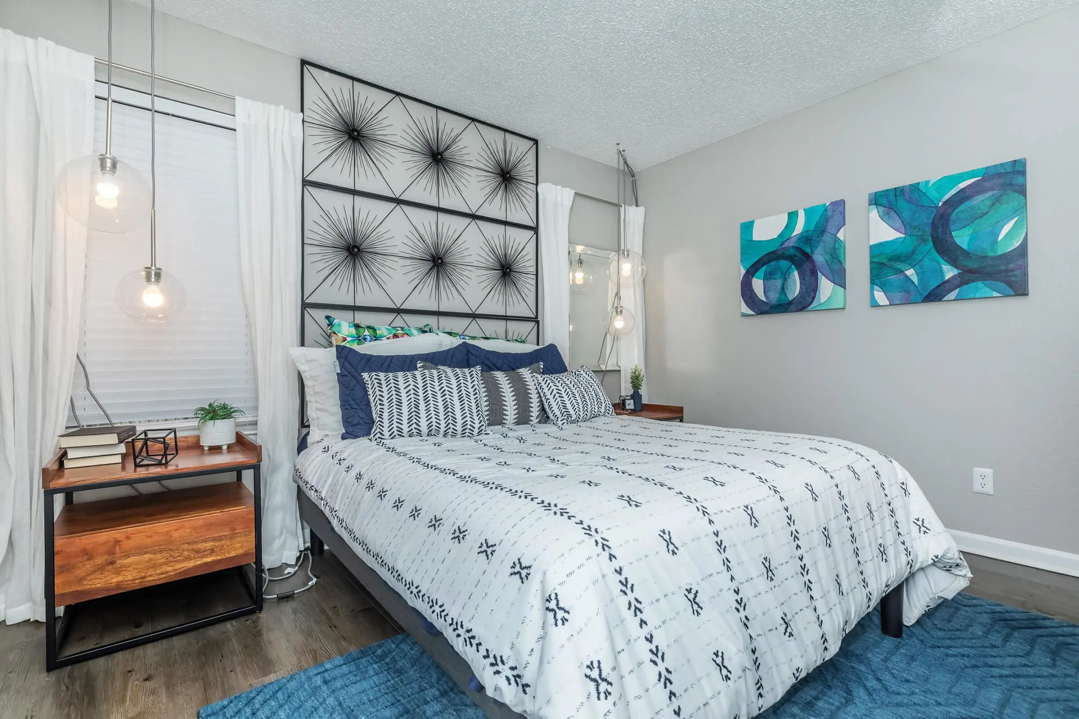 Bedroom - Starburst Apartments - Austin, TX