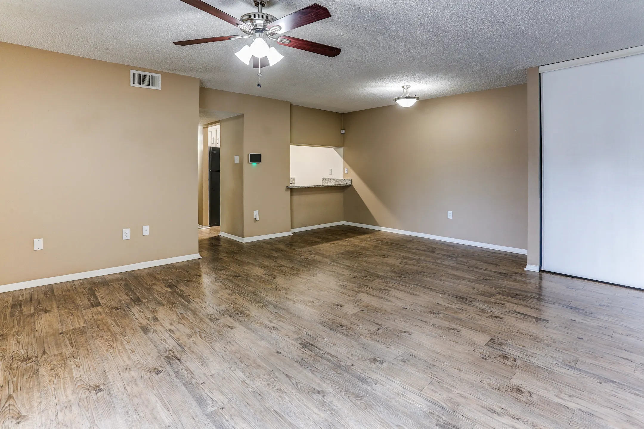 Jefferson Arms Apartments 10390 Jefferson Hwy Baton Rouge, LA