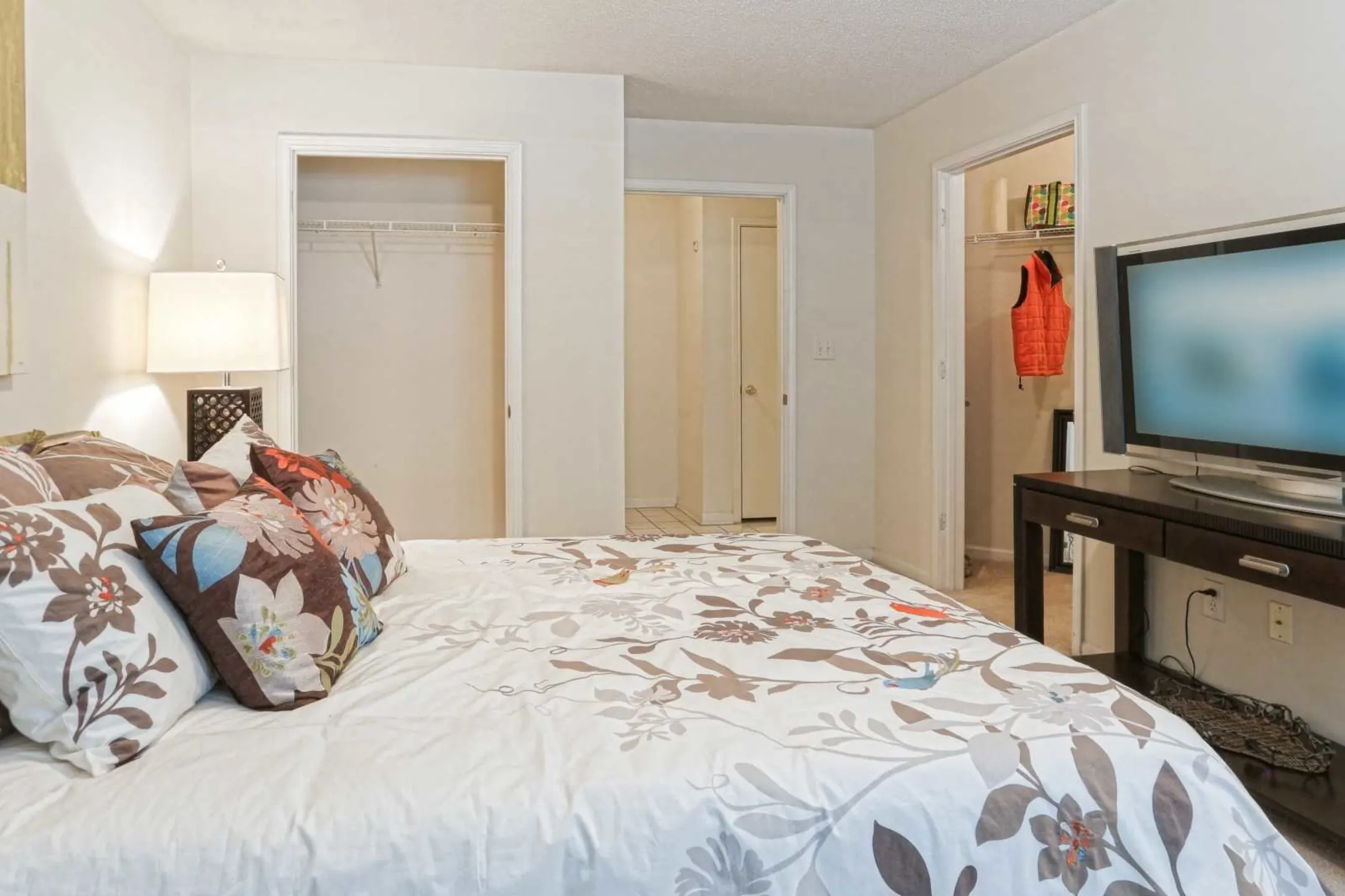 Bedroom - Thornhill Apartments - Lexington, SC