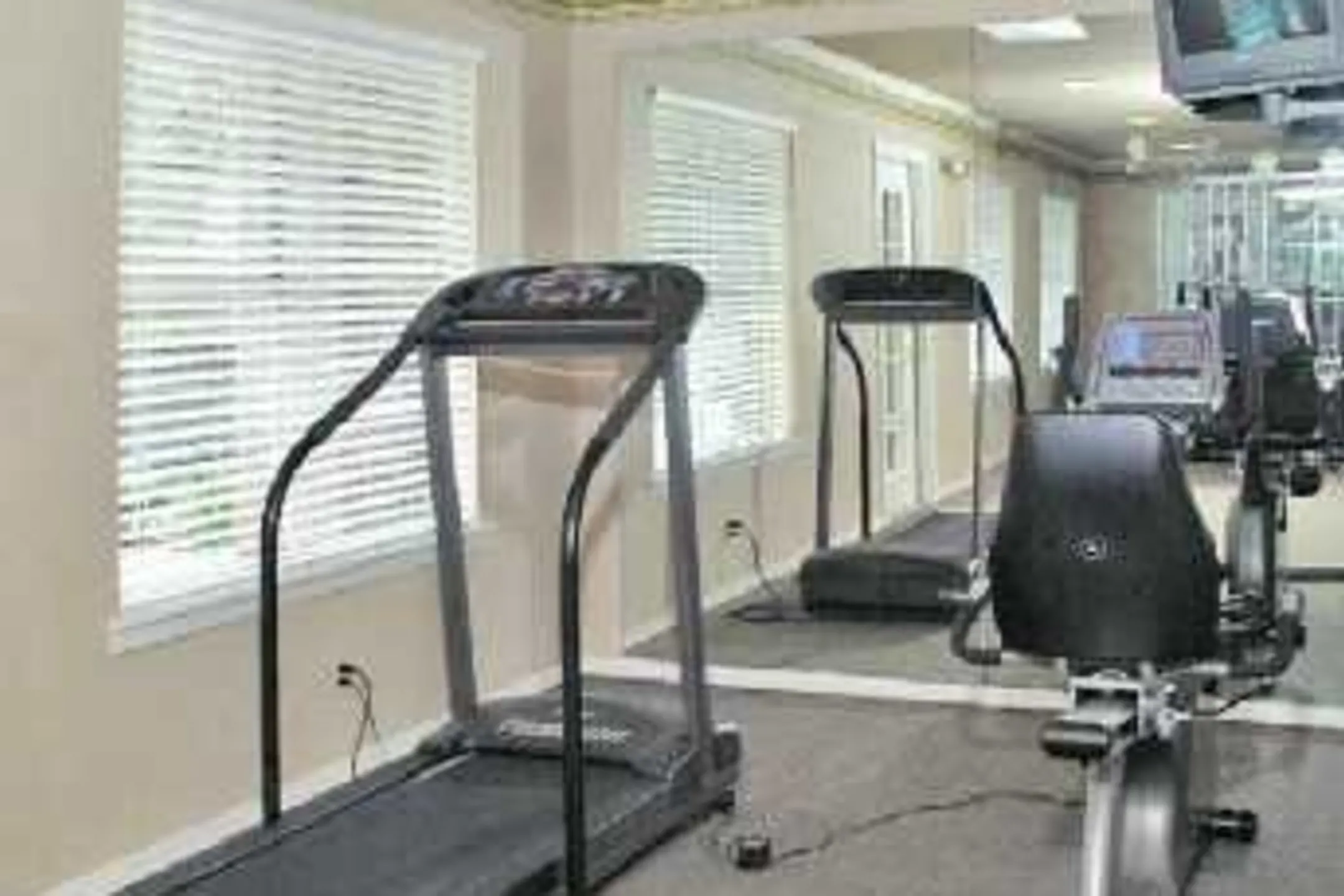 Fitness Weight Room - Tallow Wood Apartments - Bossier City, LA