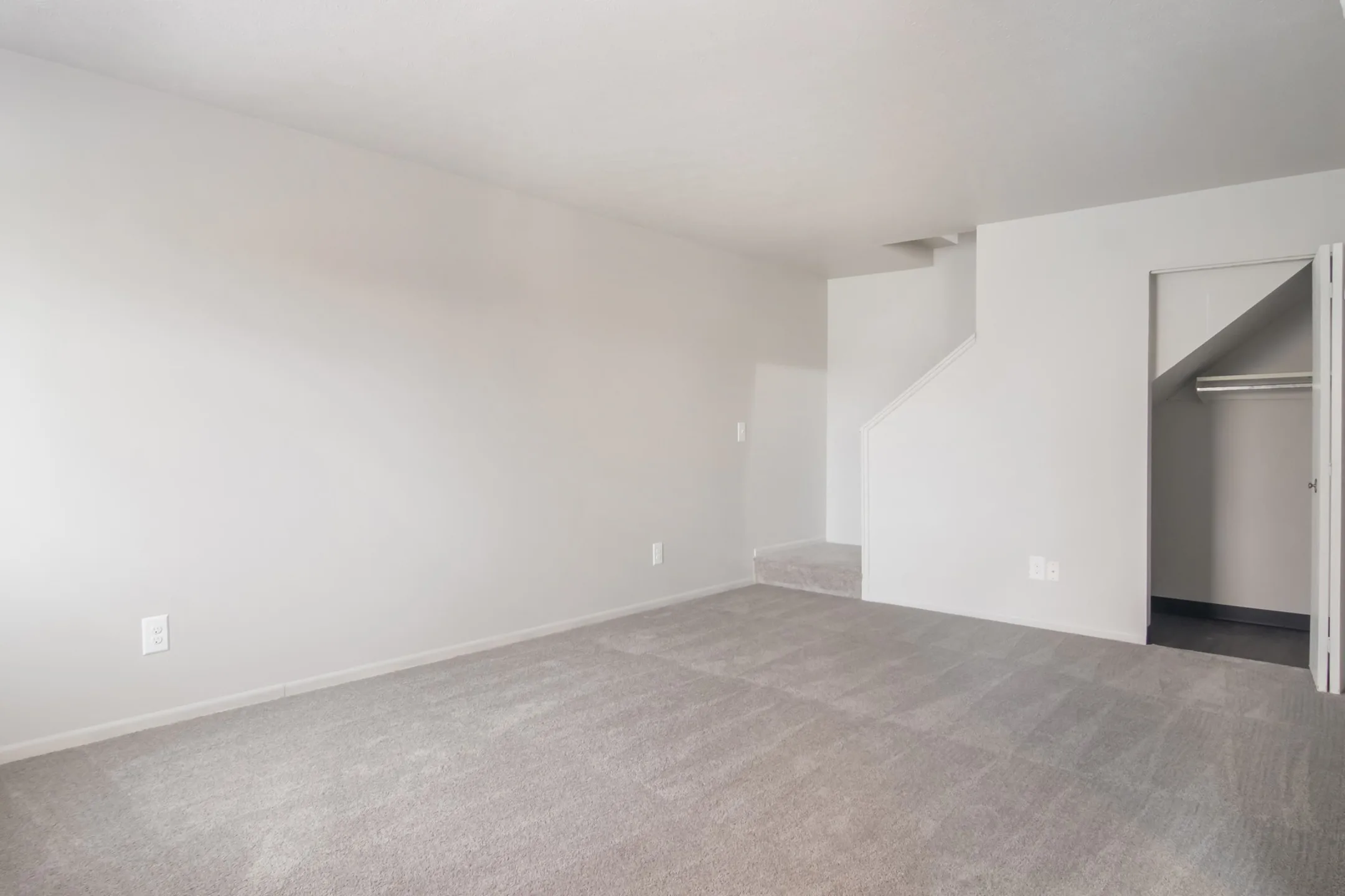 Colony Club Apartments And Townhomes 681 Turney Rd Bedford, OH