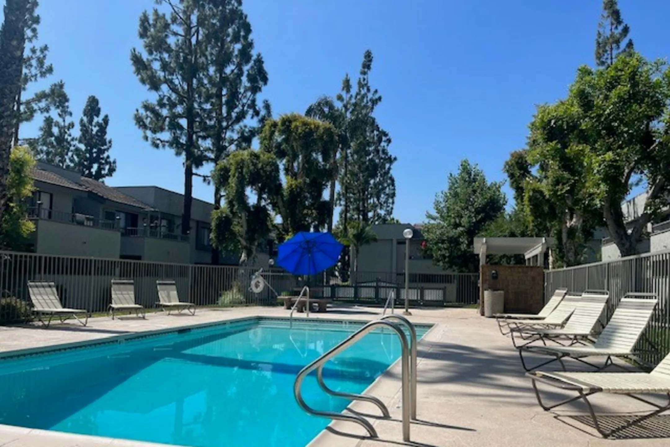 Pool - Colony Ridge Apartments - Fontana, CA