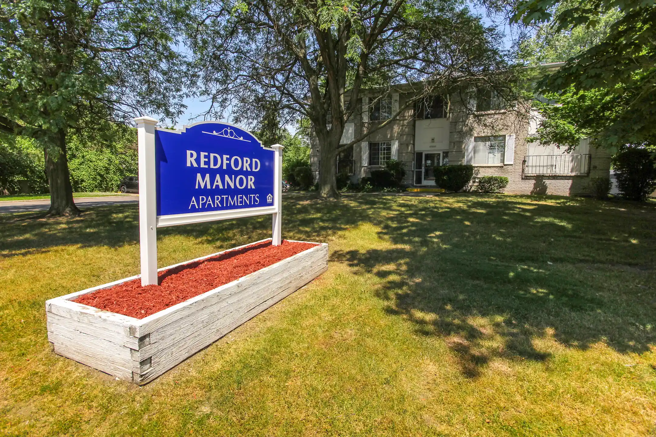 Redford Manor Apartments 27000 Joy Rd Redford, MI Apartments for