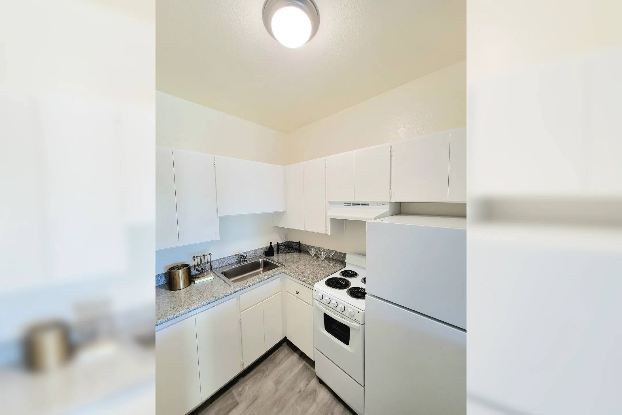 Kitchen - Lakewood Apartments- San Francisco - San Francisco, CA