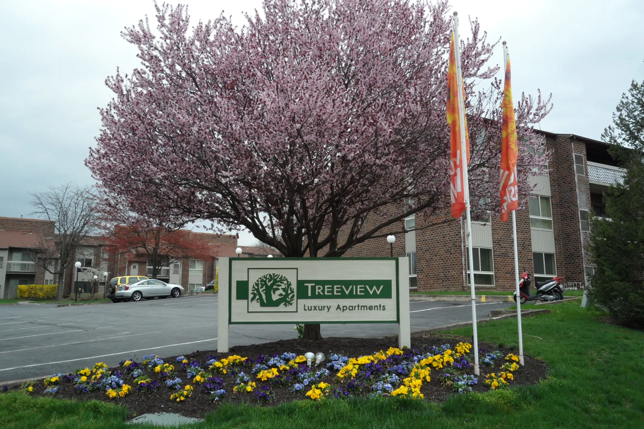 Community Signage - Treeview Apartments - Harrisburg, PA