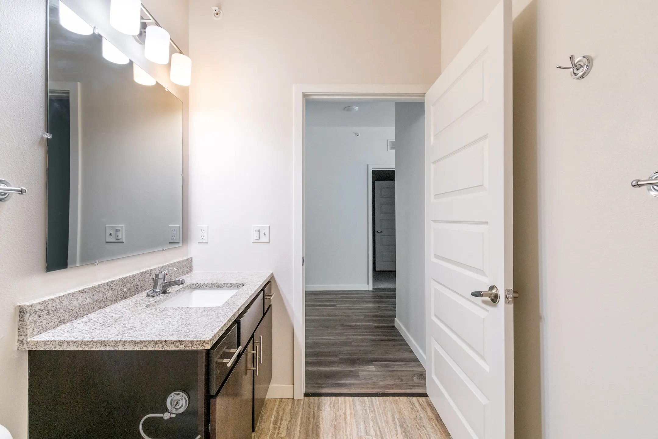 Technology Park Apartments 2712 Commerce Drive Northwest Rochester