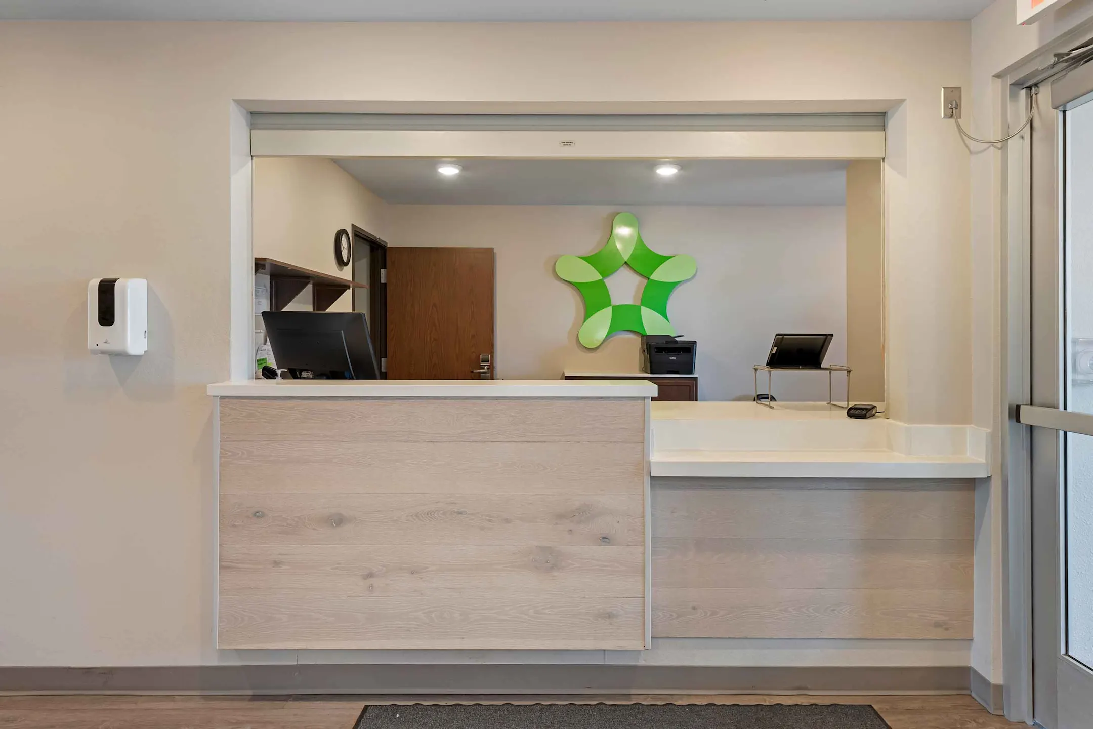 Furnished Studio Minneapolis Airport Mendota Heights Apartments