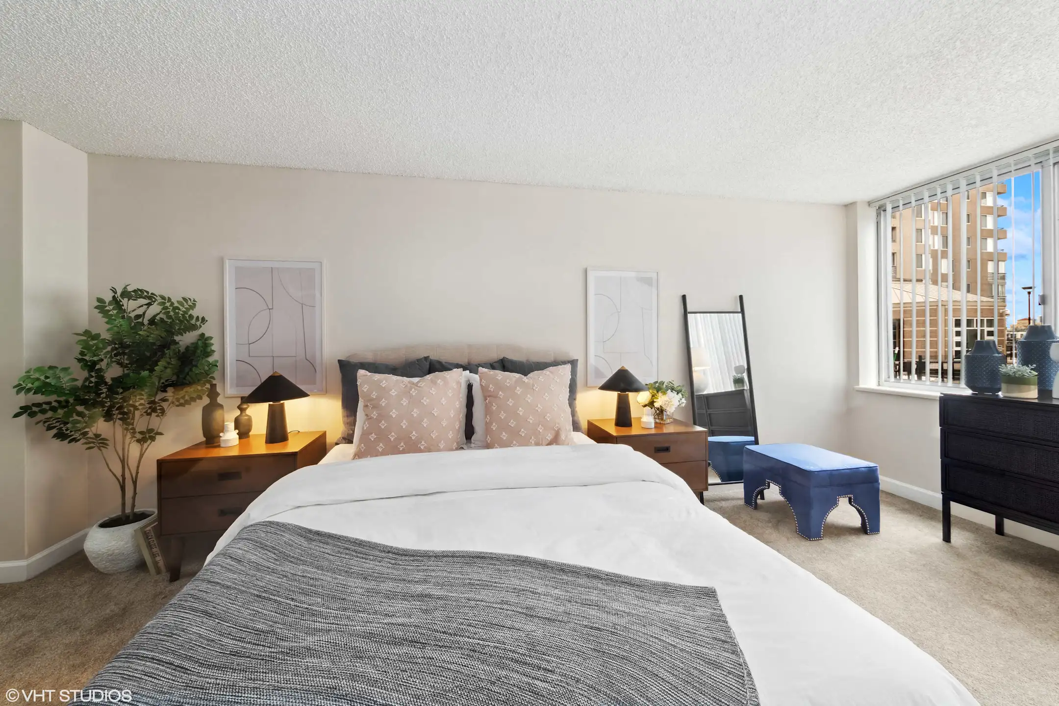 300 East Seventeenth Apartments Denver, CO 80203