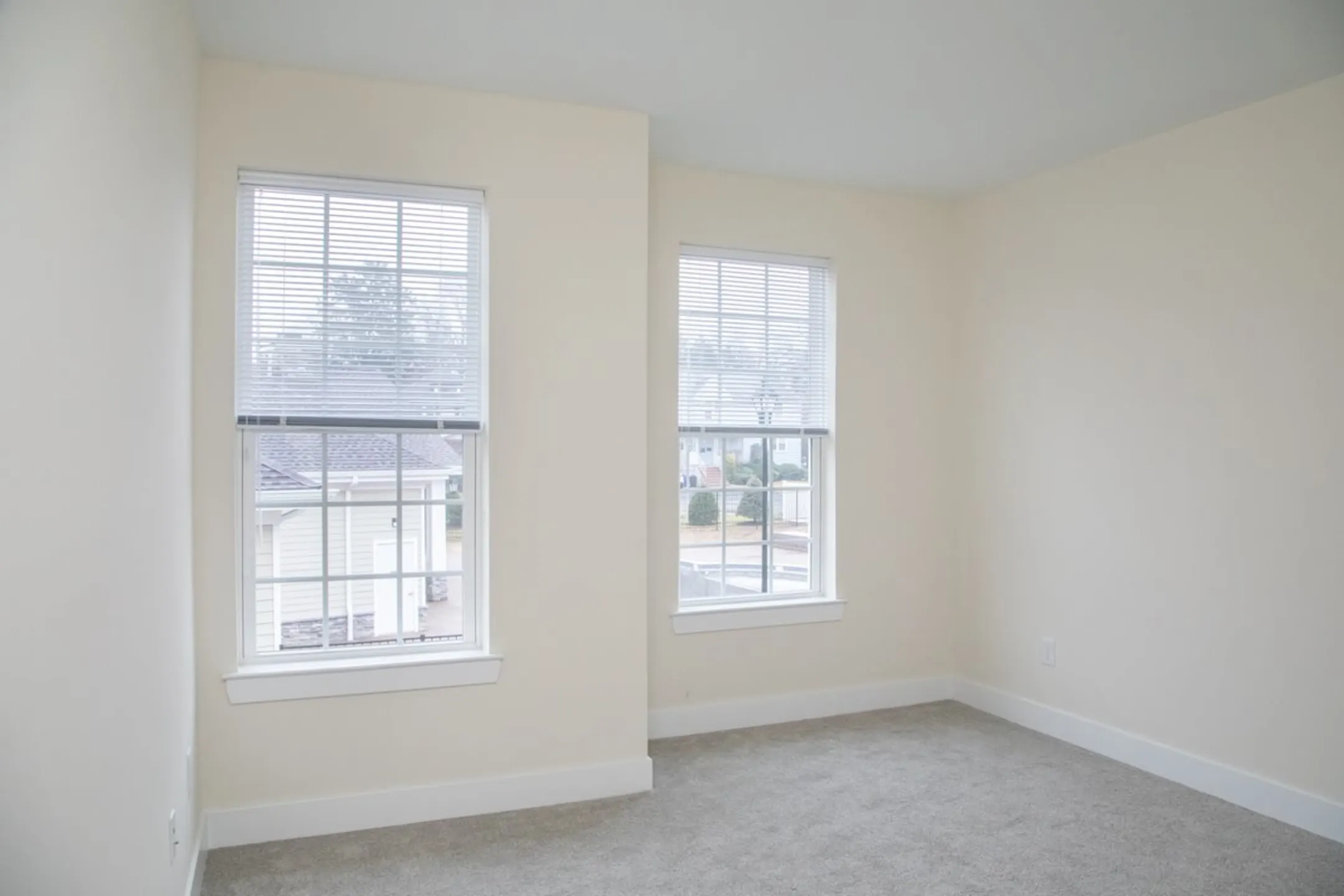 Washington Promenade 546 Washington Ave Dumont, NJ Apartments for