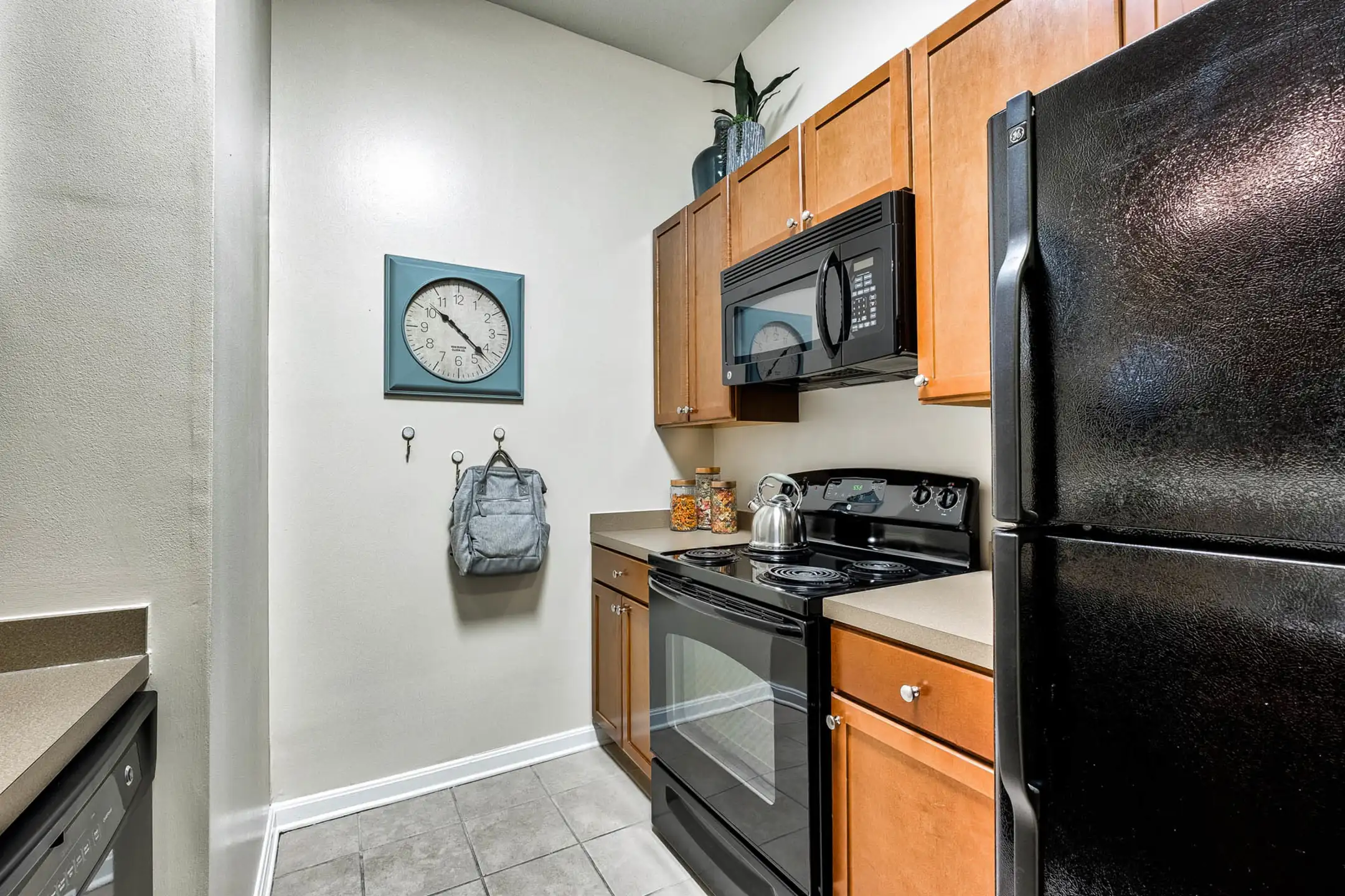 Kitchen - The Quarters at Towson Town Center Apartments - Towson, MD