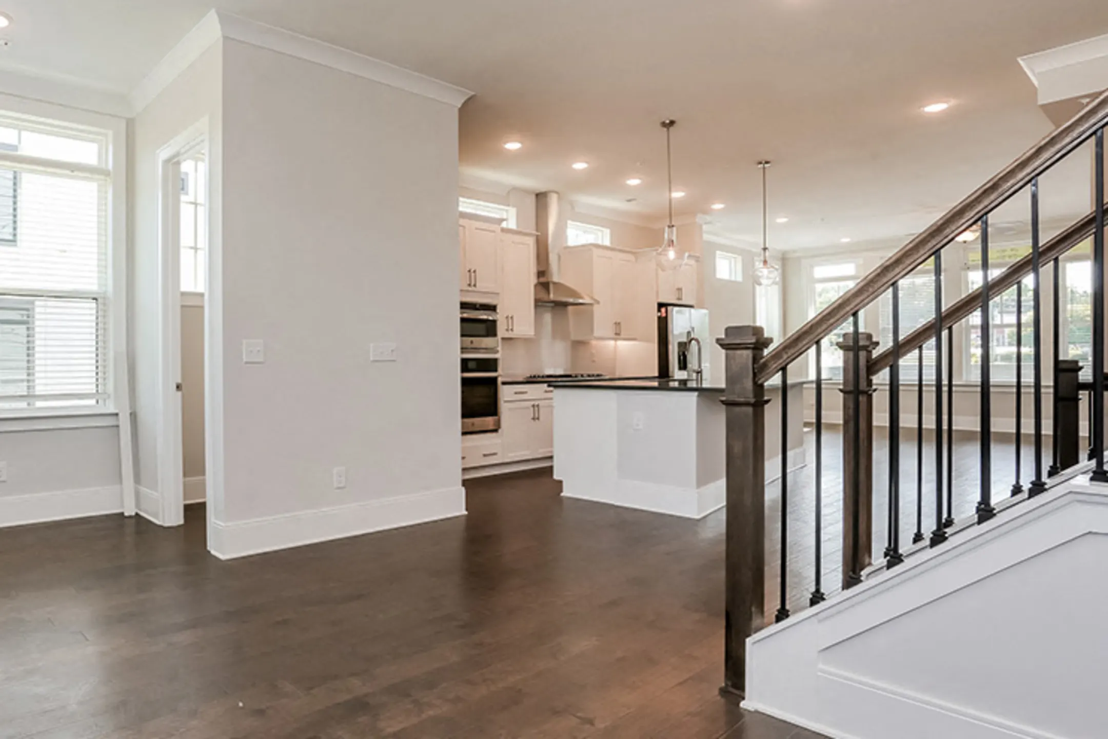 Ellison Park 400 Hannover Park Road Sandy Springs, GA Townhomes for