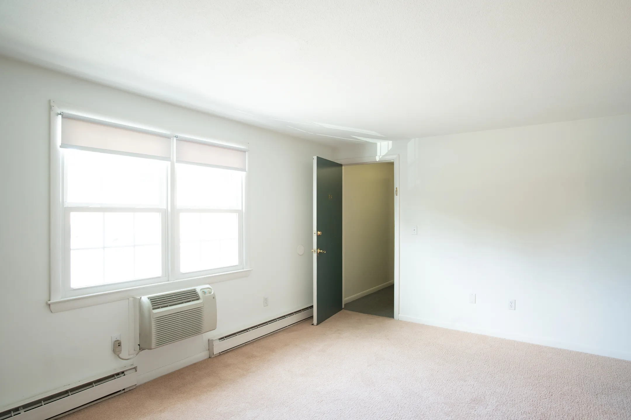 Coachlight Village Apartments Agawam, MA 01001