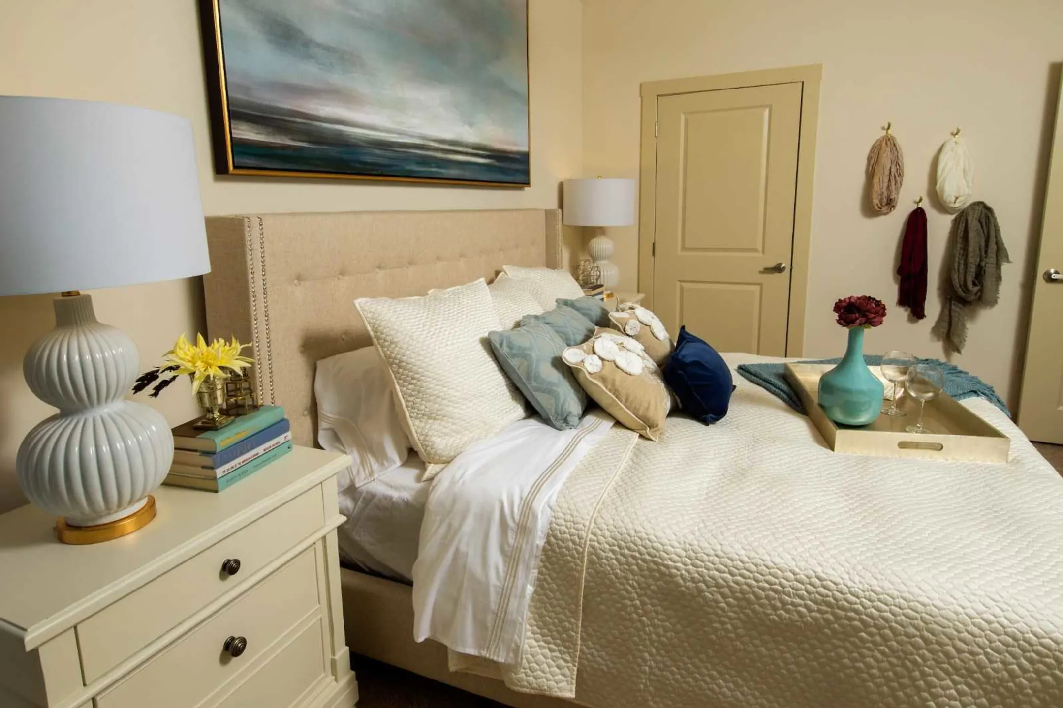 Bedroom - The Lexington Dilworth - Charlotte, NC
