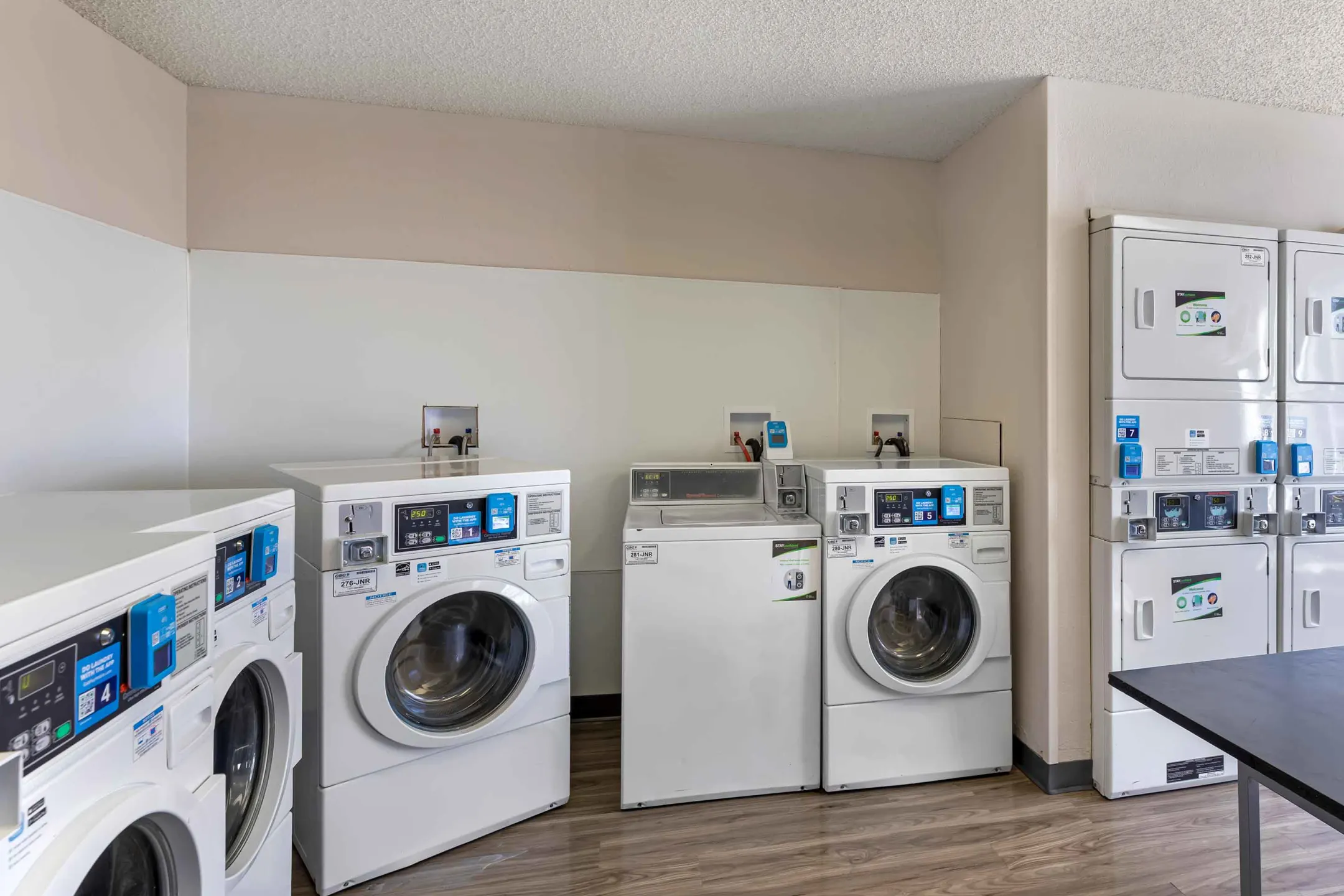 Furnished Studio Denver Cherry Creek Apartments Glendale, CO 80246