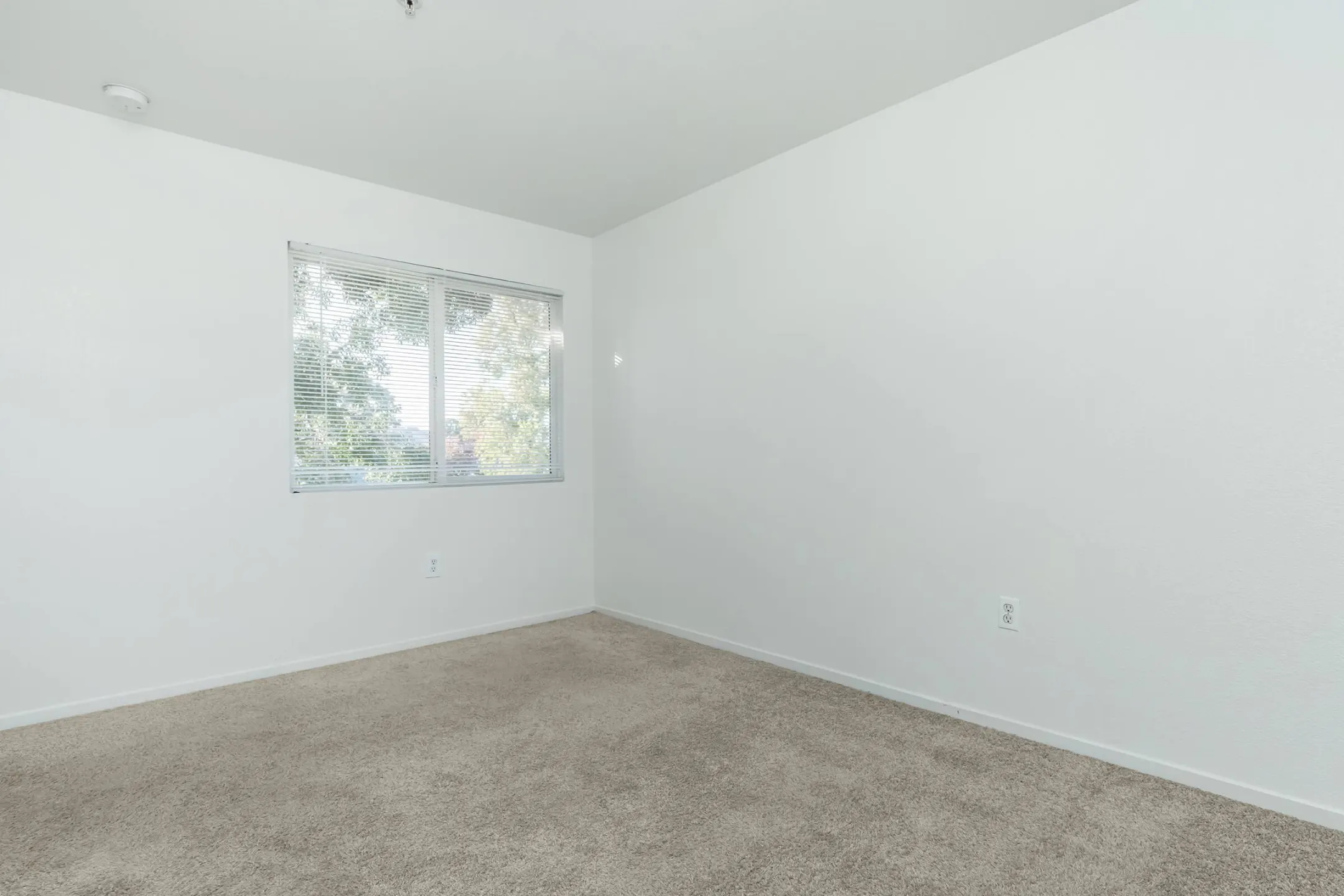 CEDARBROOK APARTMENTS 1850 Rodgers Rd Hanford, CA Apartments for