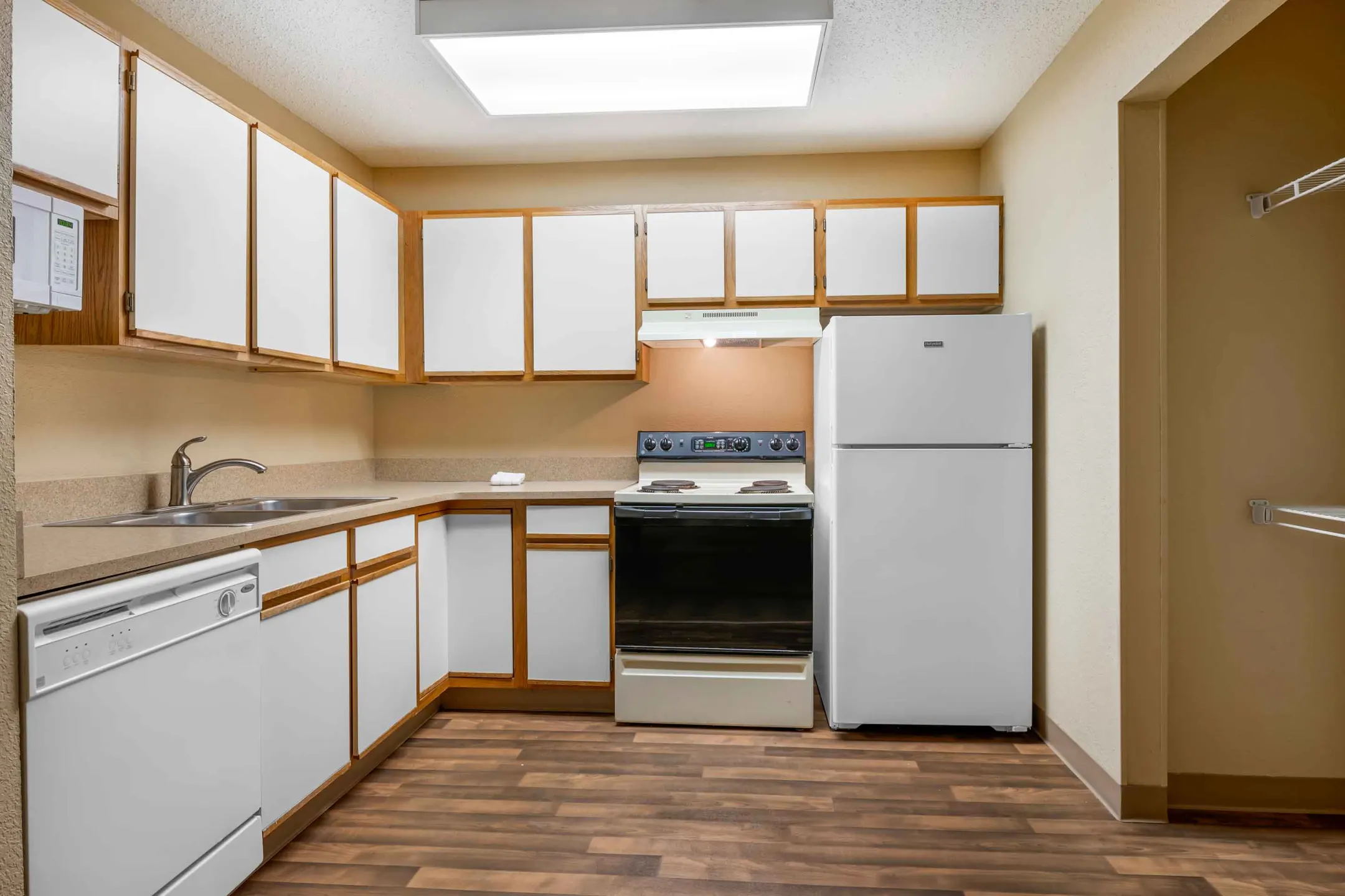 Furnished Studio - Indianapolis - West 86th St. - Indianapolis, IN