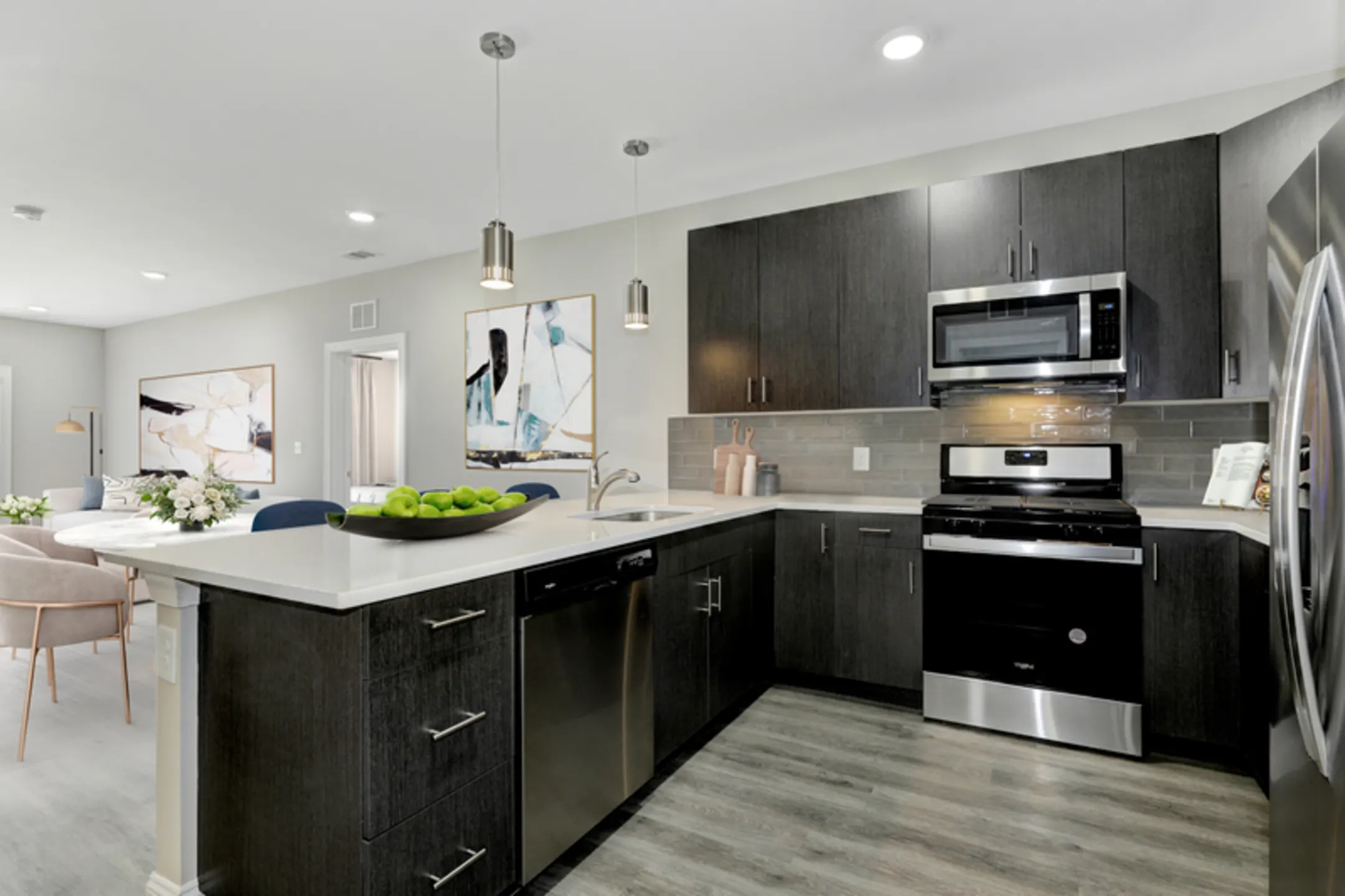 Walnut Hill Apartments Clark, NJ 07066