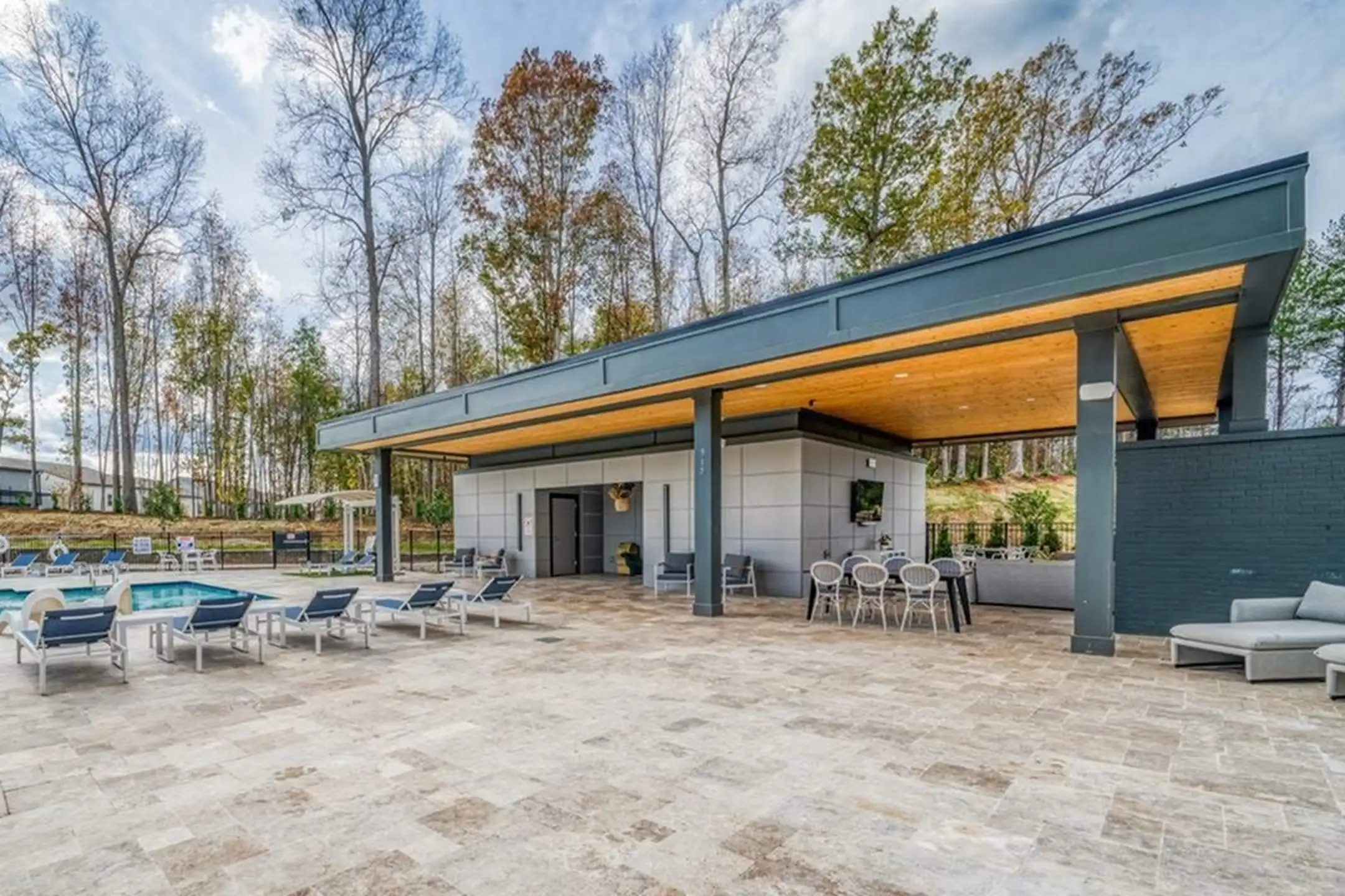 Blu South Townhomes 920 Blu Central Road Pineville, NC Townhomes