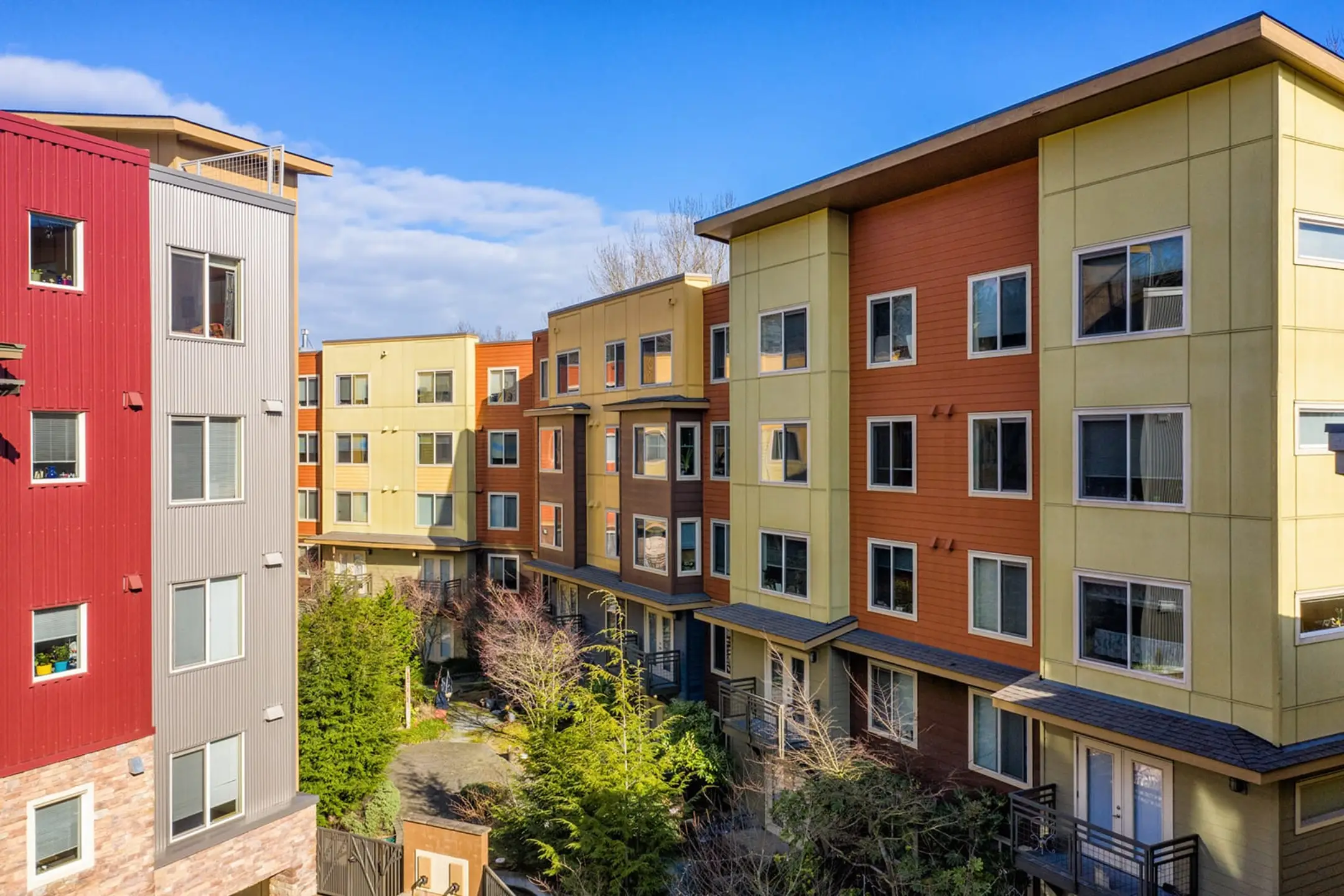 Arrowhead Gardens Apartments Seattle, WA 98106