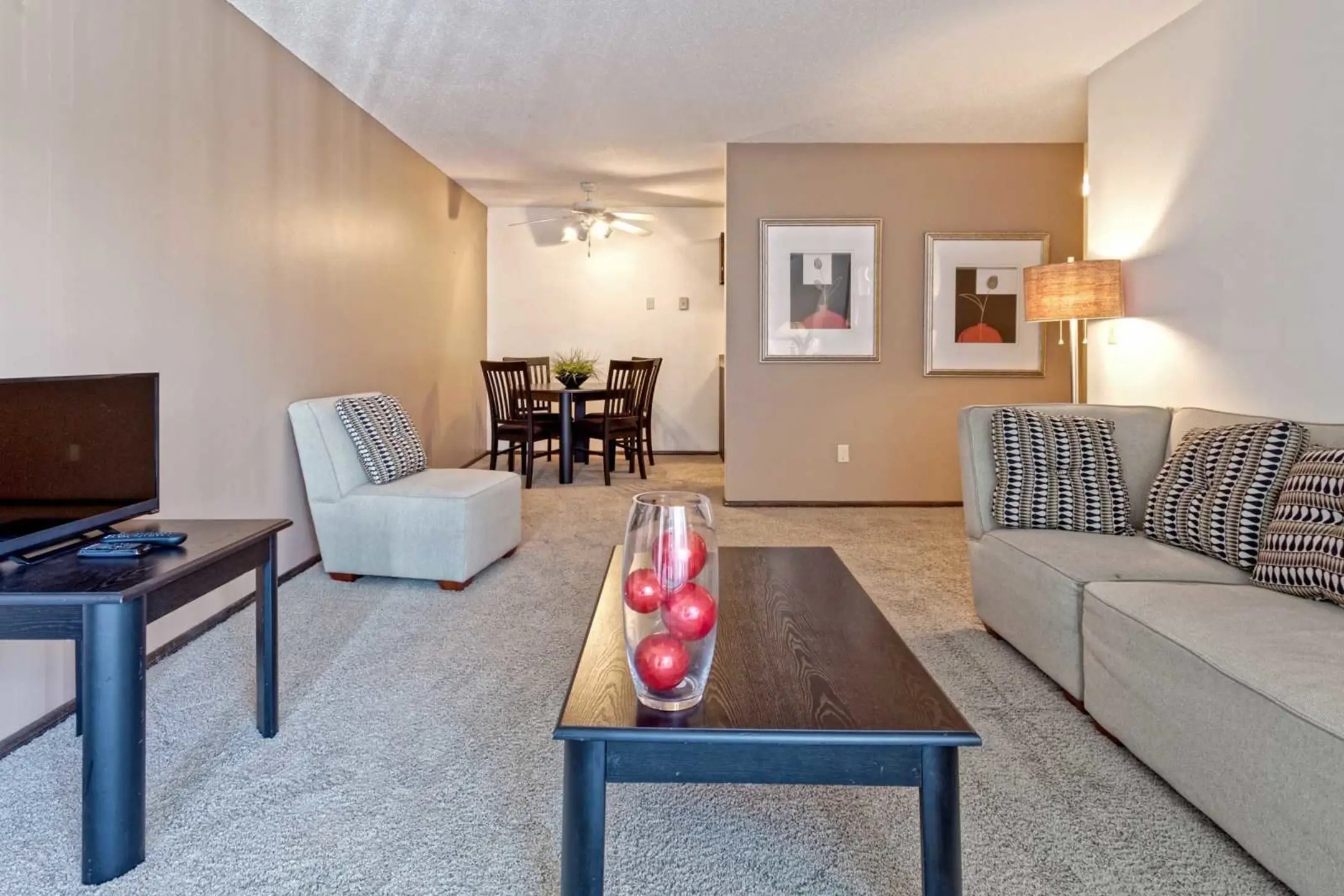 Living Room - Maplewood - Maplewood, MN