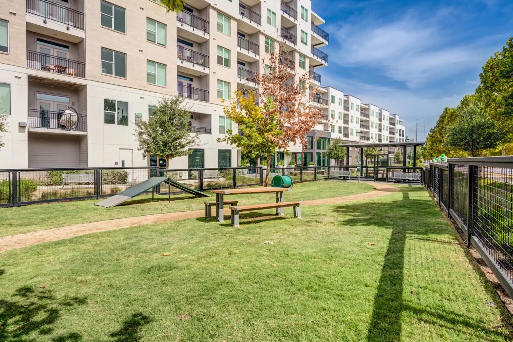 Esperanza Domain Apartments Austin, TX 78758