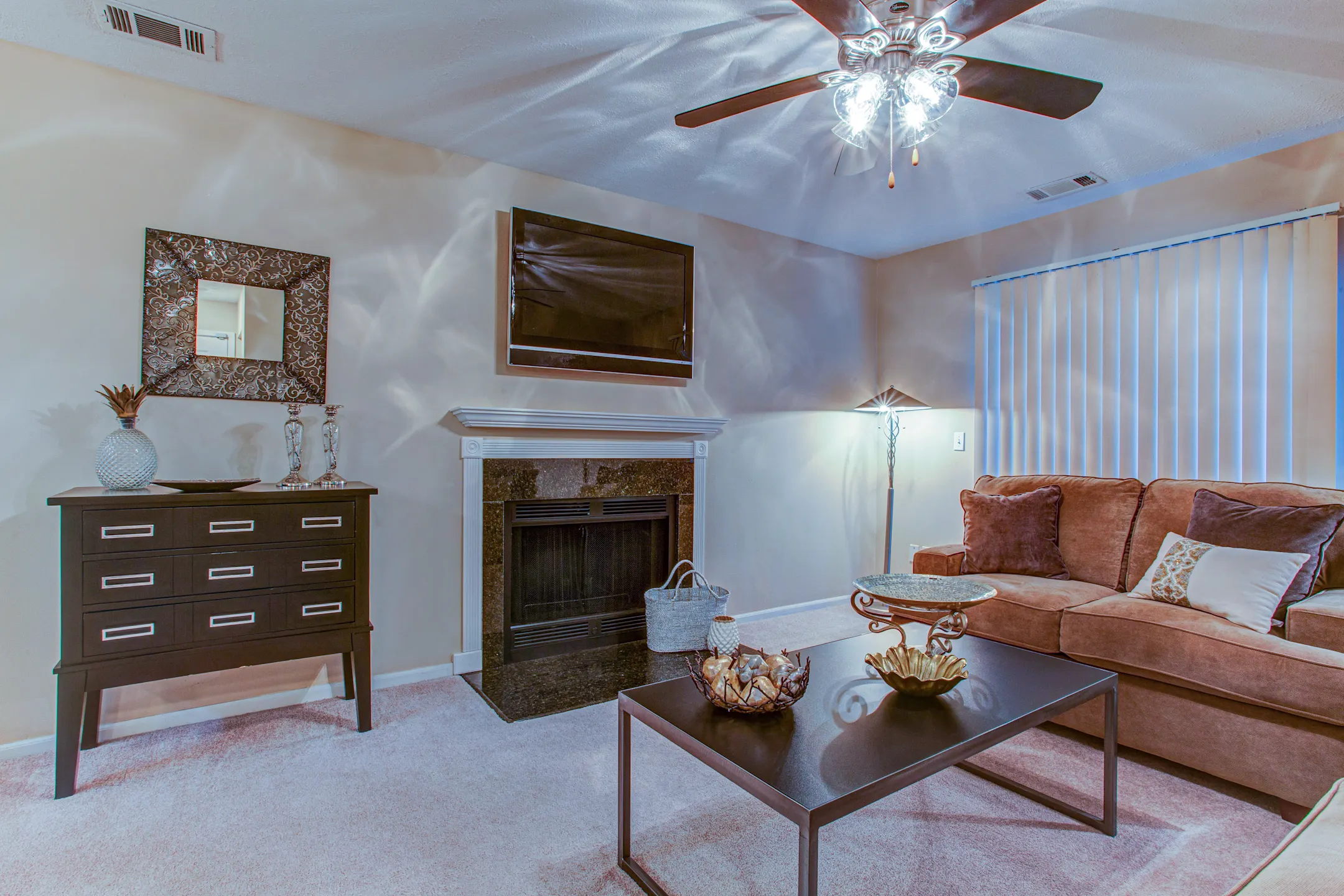 Polo Club Apartments Strongsville, OH 44136