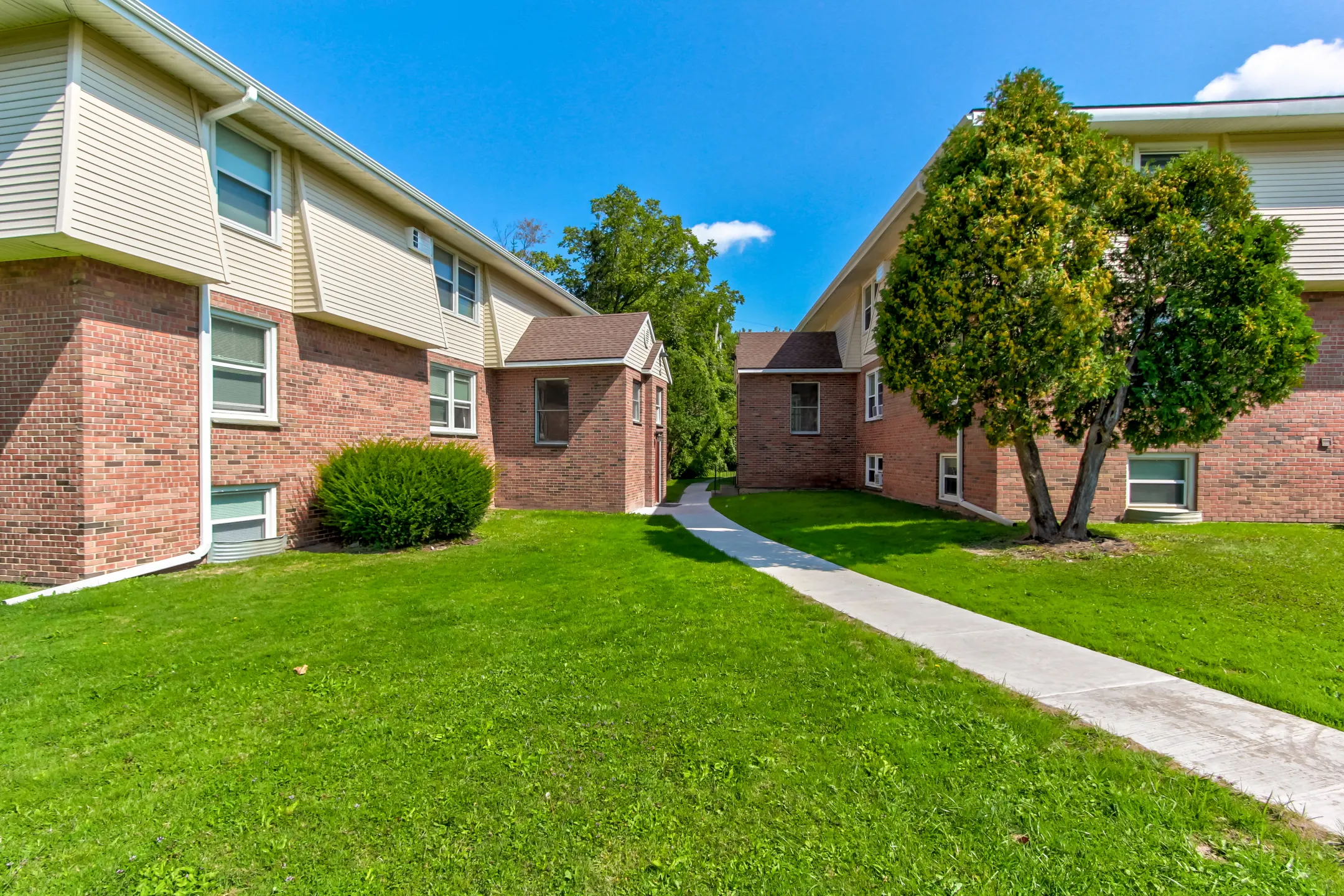 East Gate Apartments 7625 Highbridge Rd Manlius, NY Apartments for