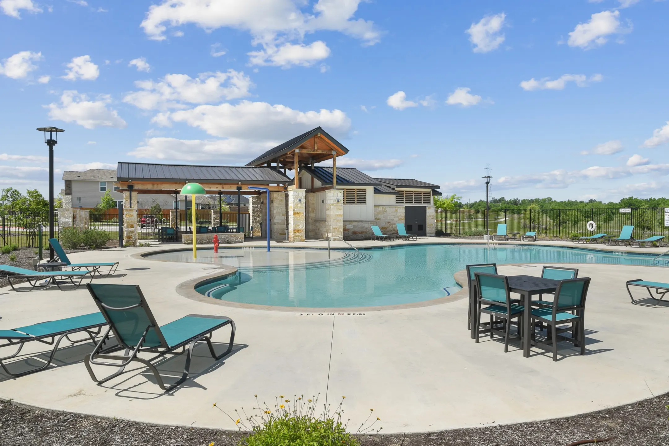 Pool - Beacon at Vine Creek - Pflugerville, TX