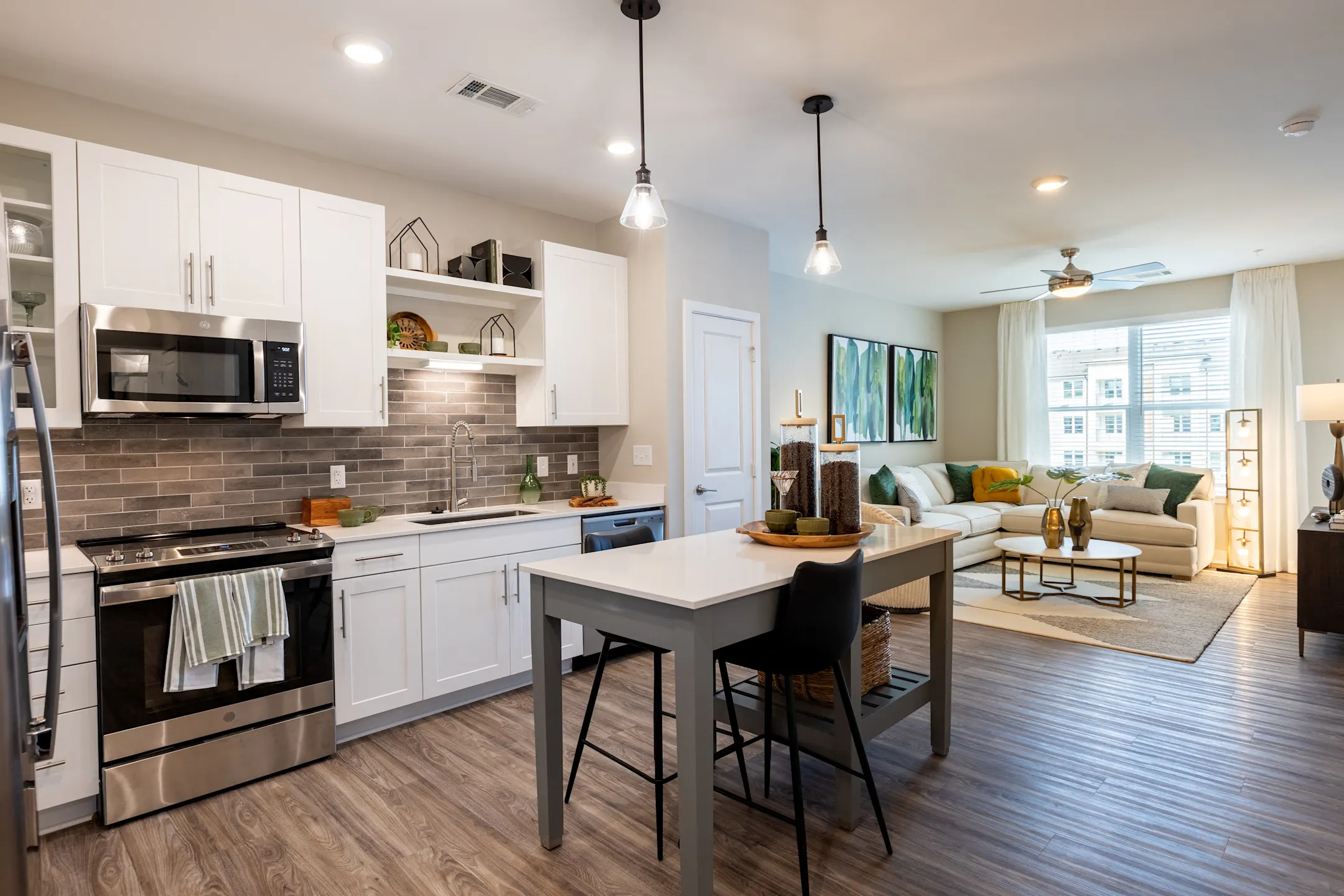 Bainbridge Cary Apartments Cary, NC 27513