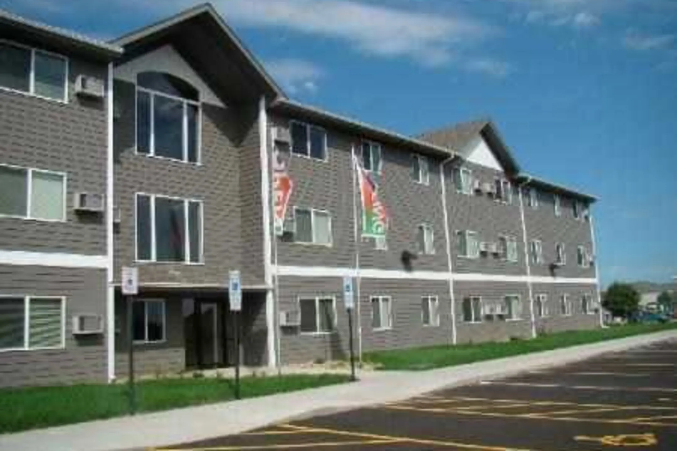 Building - Mirada Manor Apartments - Sioux Falls, SD