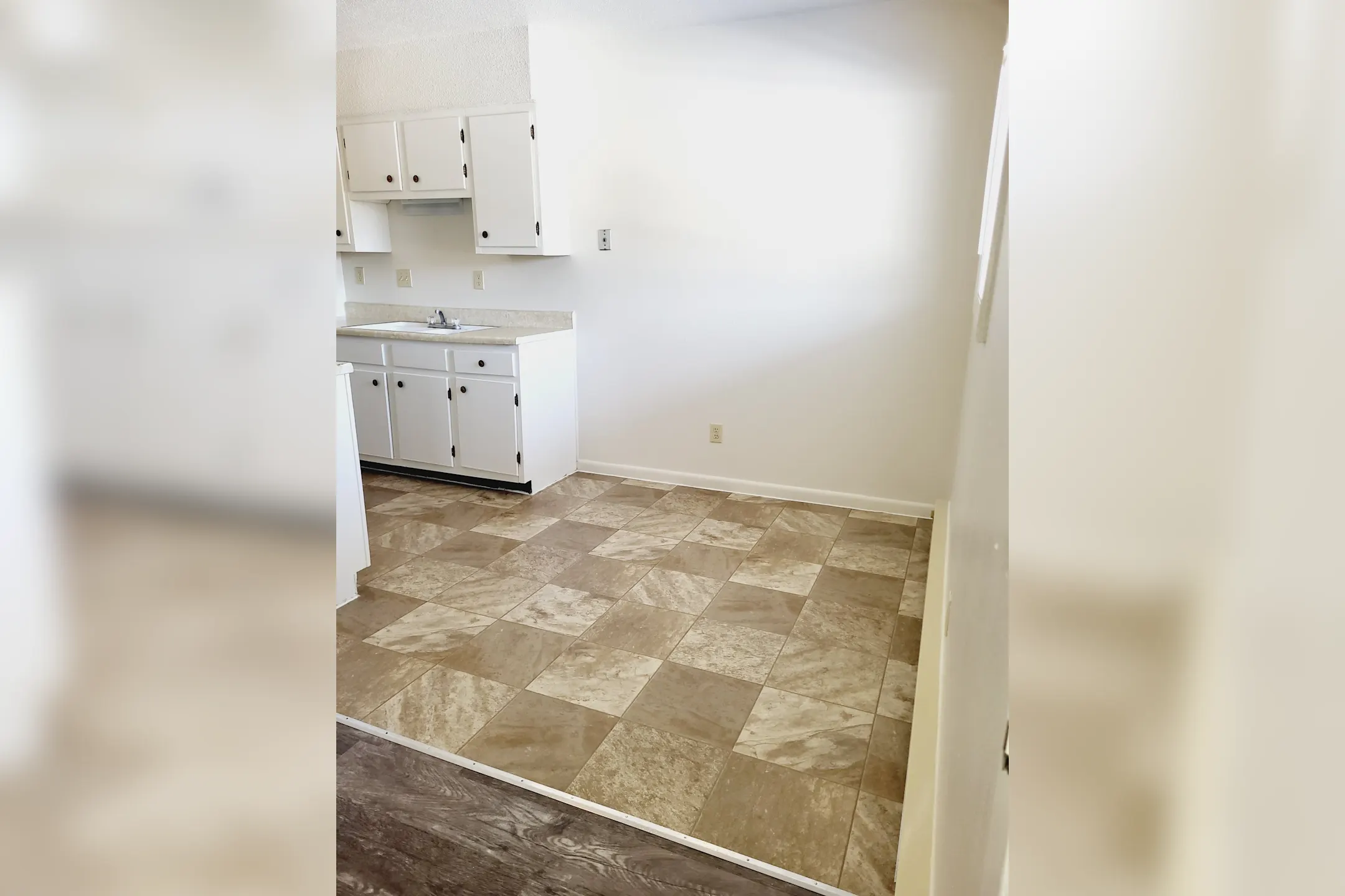 Holiday Terrace 212 Washington Street Keokuk, IA Apartments for