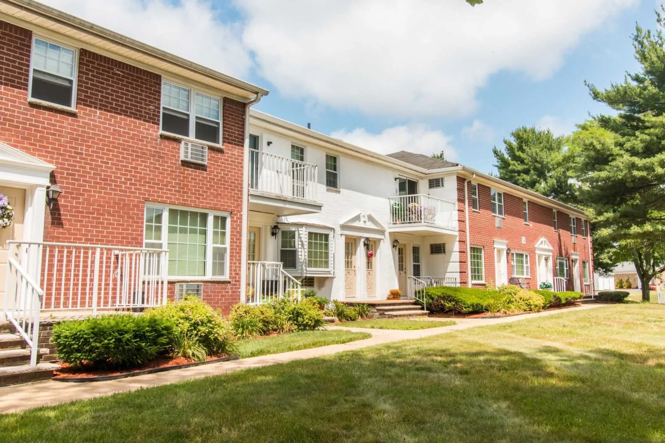 Wyndmoor Apartments - 15 Civic Center Dr | East Brunswick, NJ ...