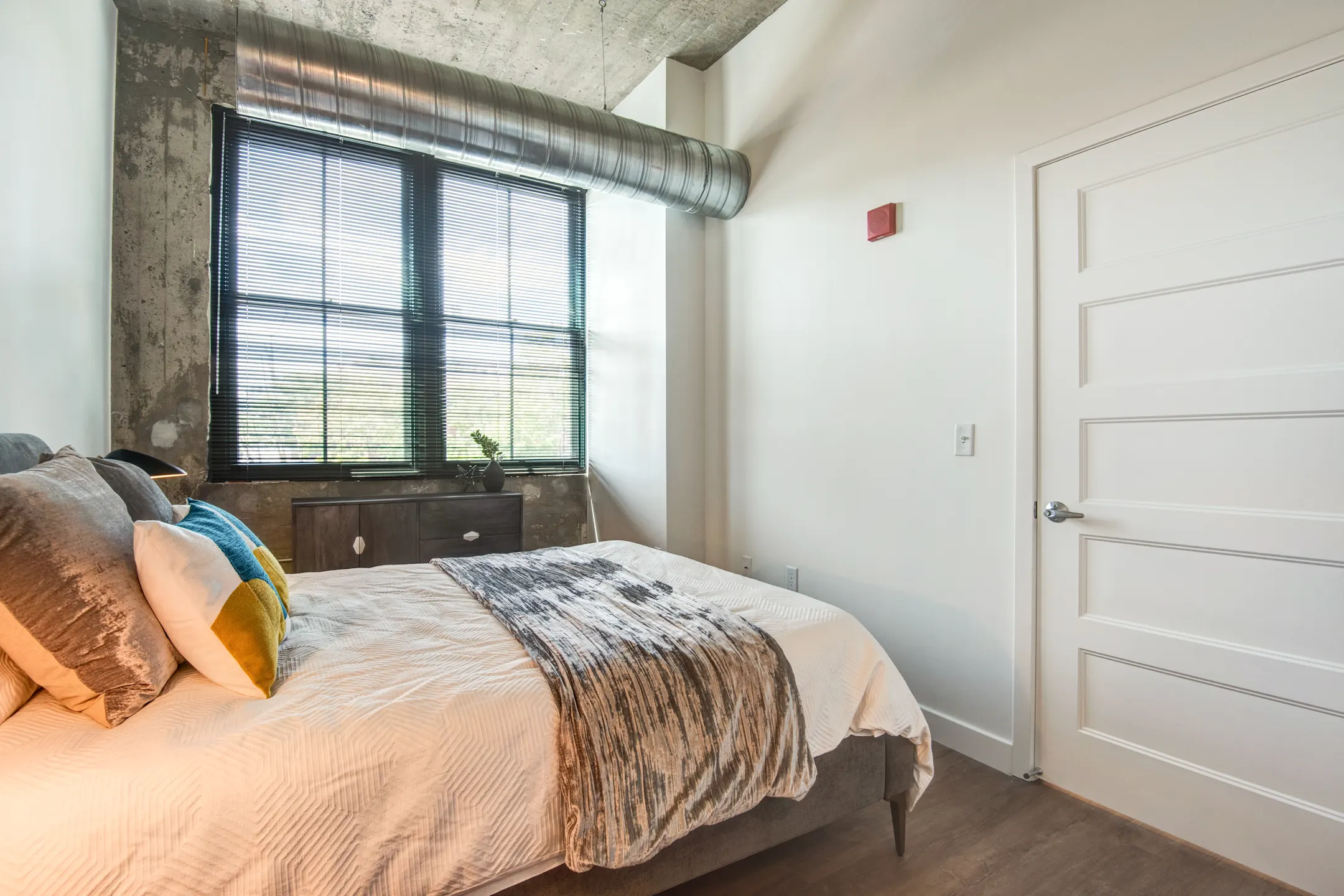 Montgomery Mill Apartments Windsor Locks, CT 06096