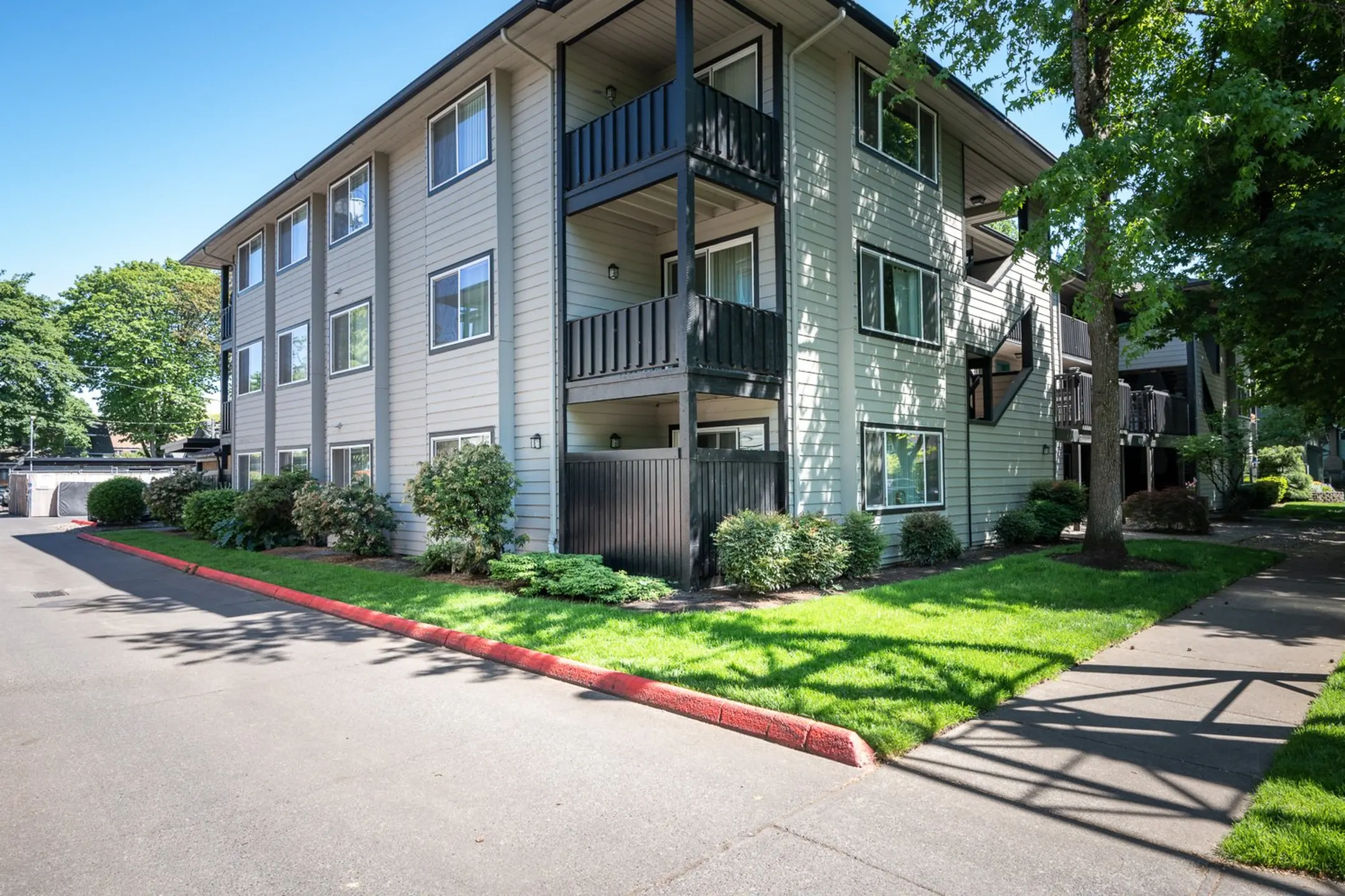 Broadway Center Apartments Eugene, OR 97401