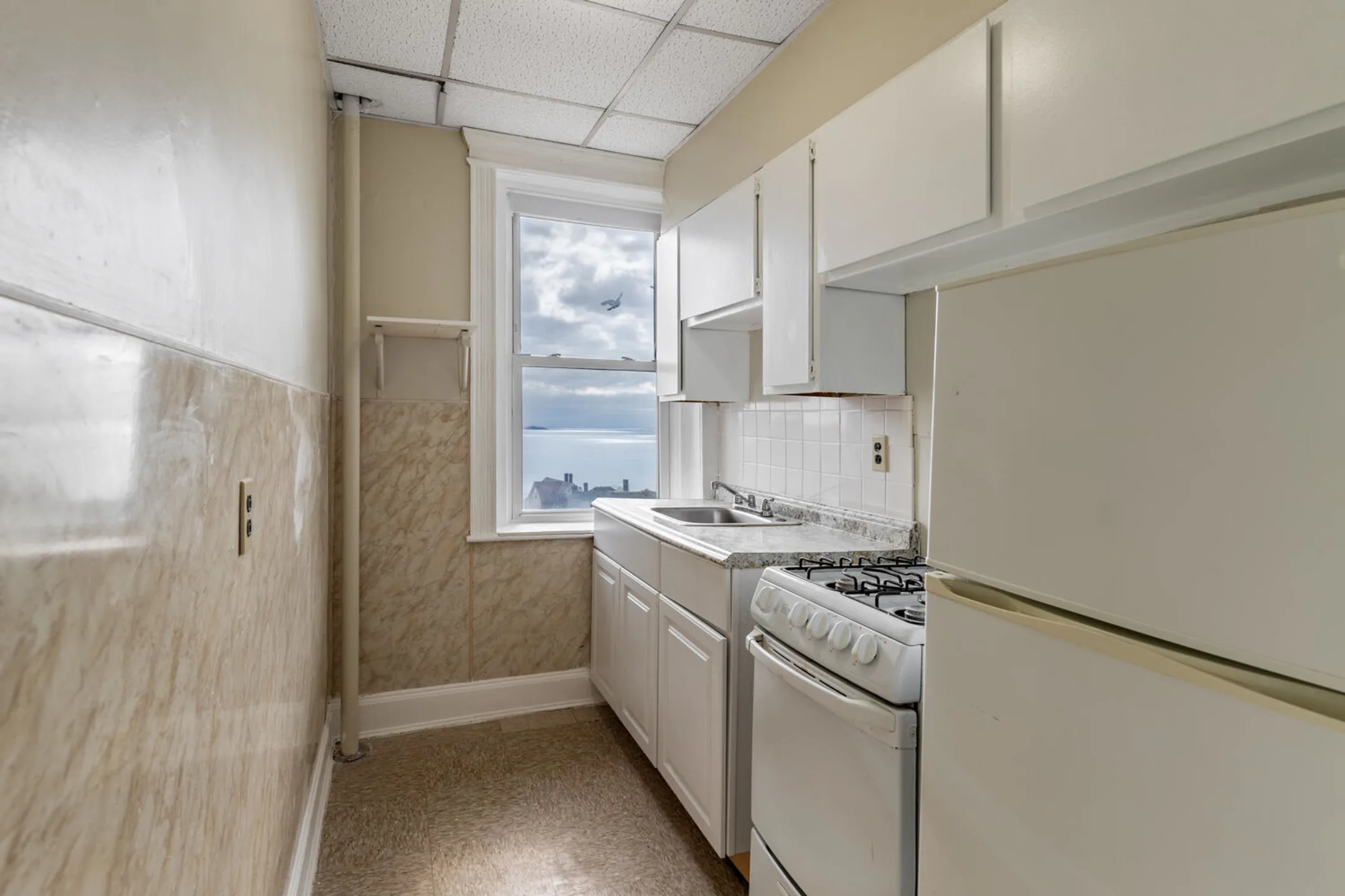 Kitchen - BAYVIEW Apartments - Lynn, MA