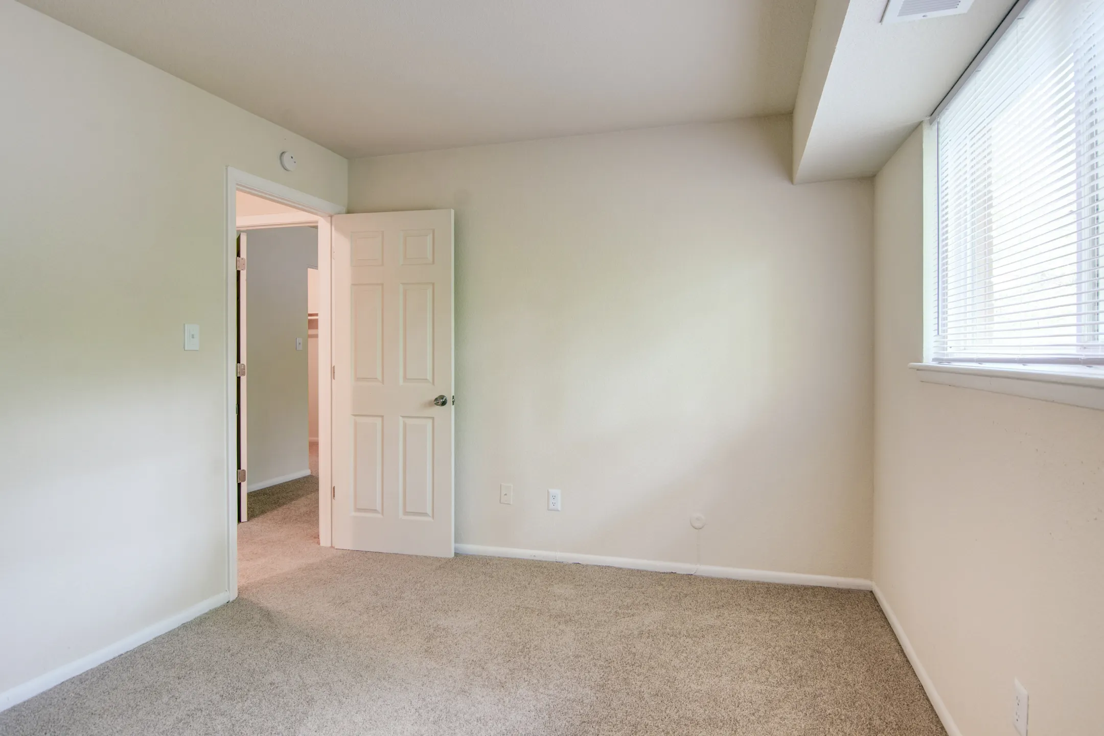 Hodges Manor 1008 Cherokee Rd Portsmouth, VA Apartments for Rent