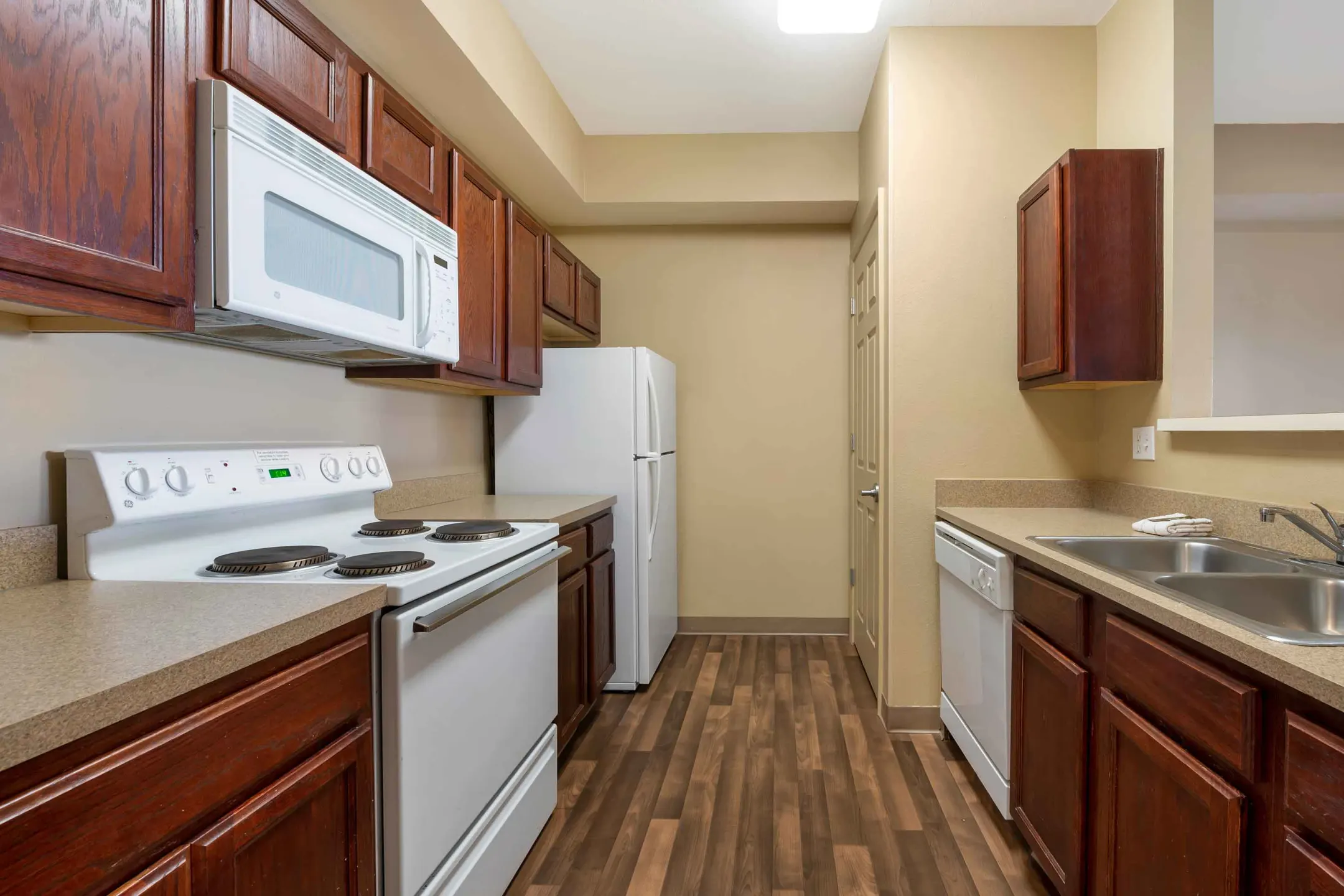 Kitchen - Furnished Studio - Indianapolis - Airport - W. Southern Ave. - Indianapolis, IN
