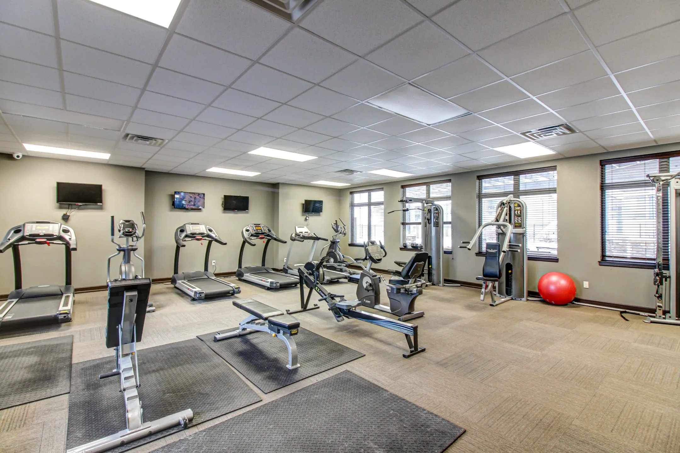Fitness Weight Room - THE VILLAGE AT THREE FOUNTAINS - Sioux Falls, SD