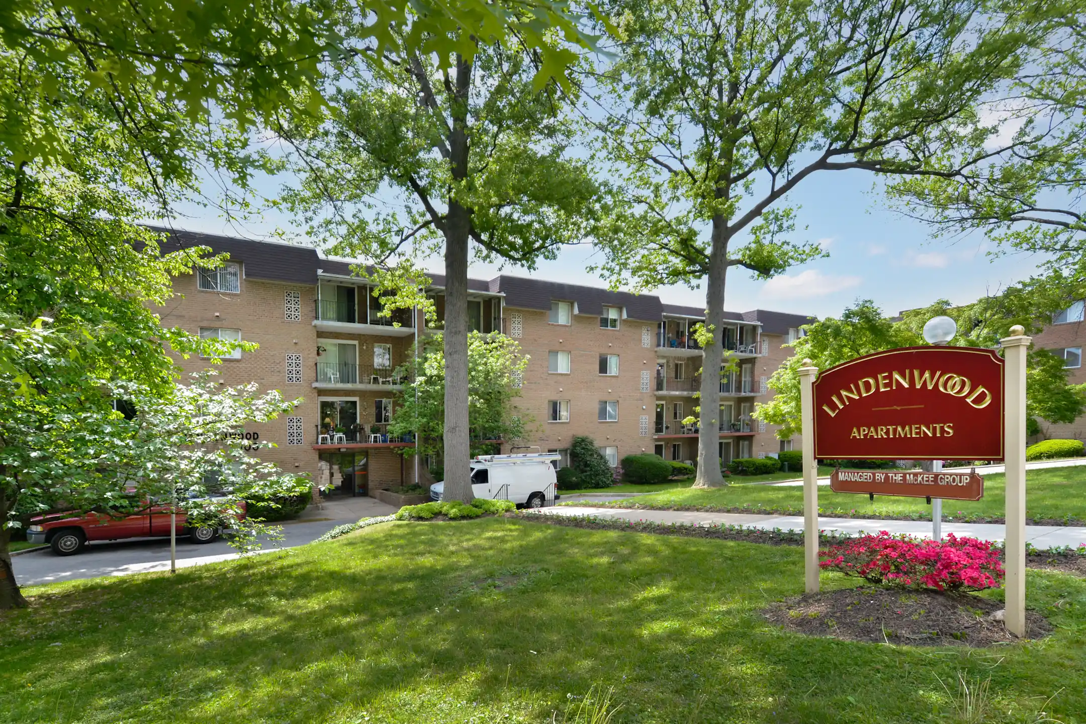 Lindenwood Apartments 100 Shadeland Ave Drexel Hill, PA Apartments