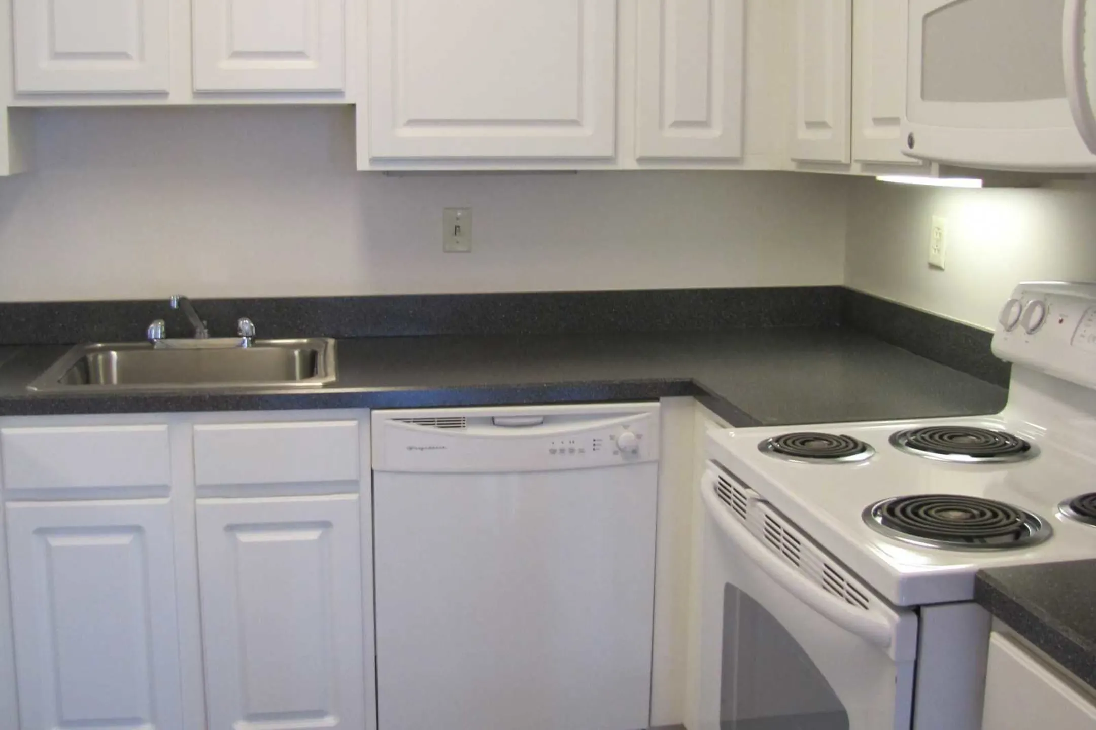 Canterbury Green 201 Broad Street Stamford, CT Apartments for Rent