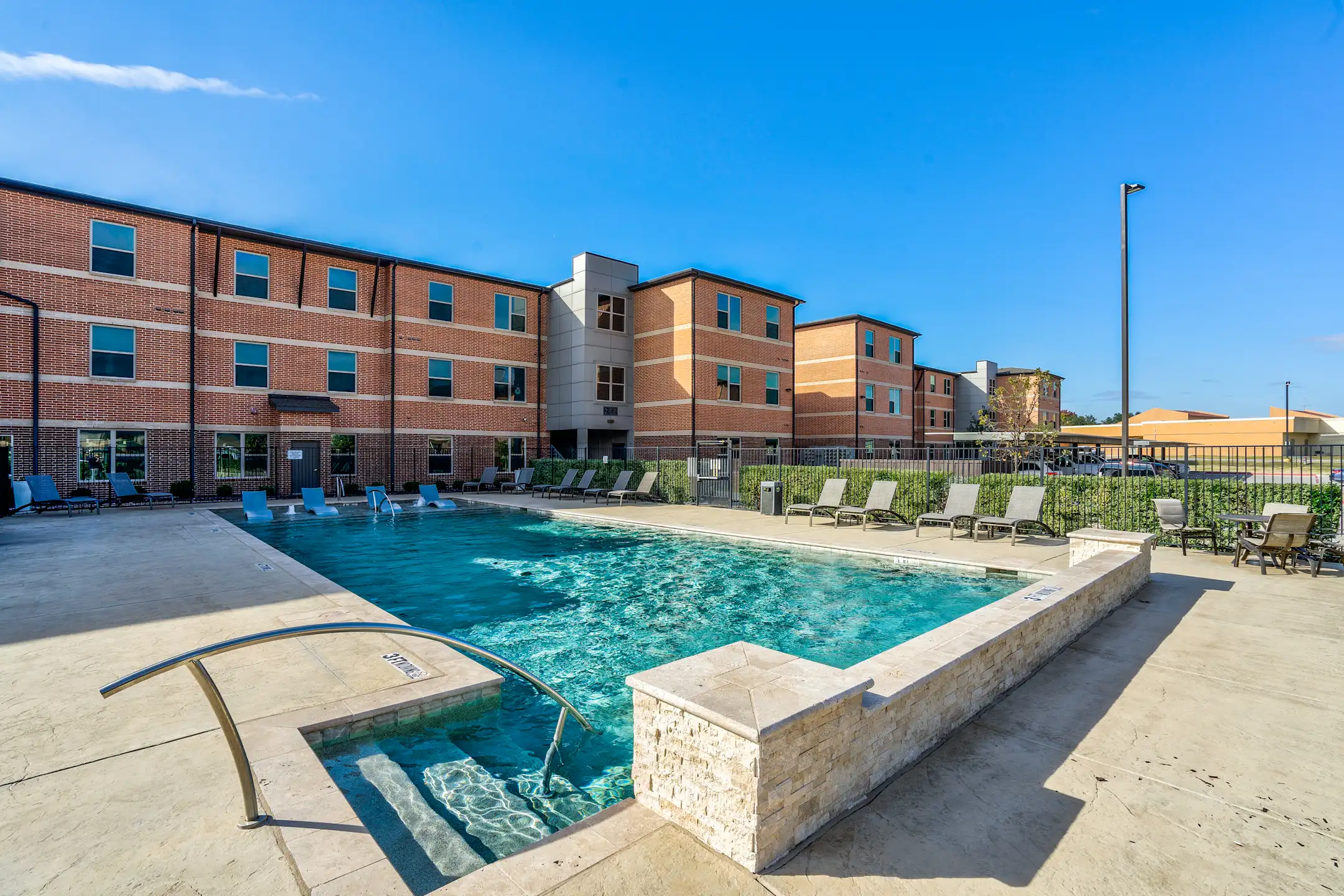 The Liberty 400 S Culberson St Gainesville, TX Apartments for Rent