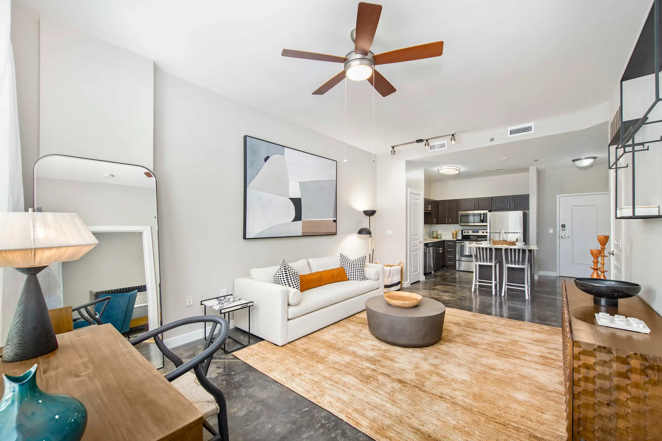 Living Room - MAA Gateway - Charlotte, NC