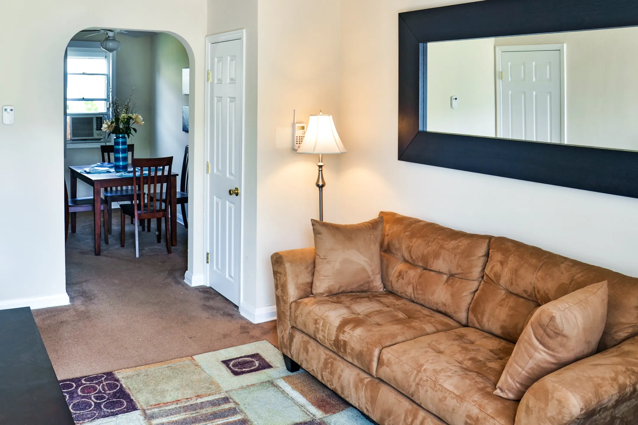 Living Room - Westland Gardens Apartments & Townhouses - Halethorpe, MD