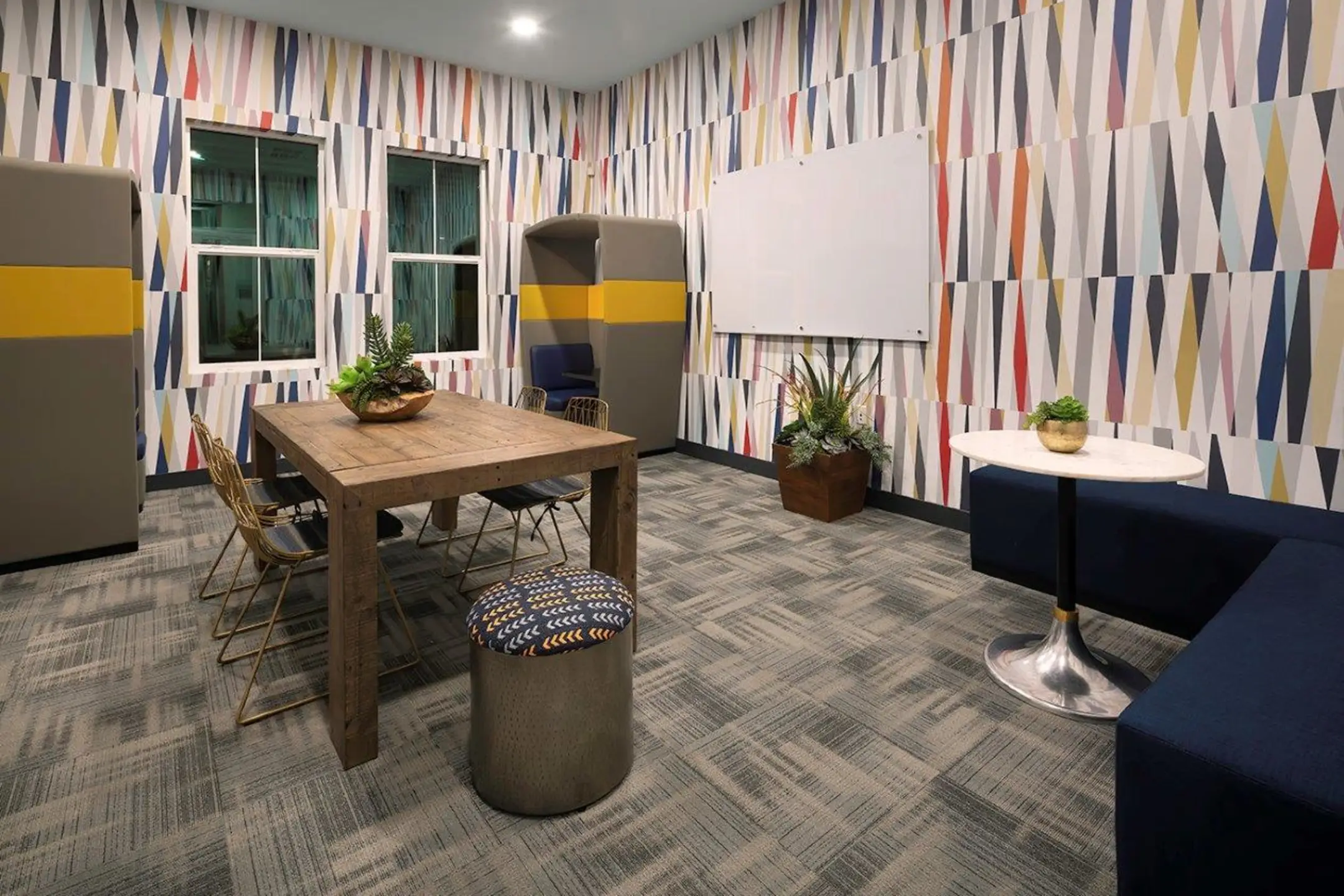 CasaLago Eastlake 2816 Cielo Circulo Chula Vista, CA Apartments for