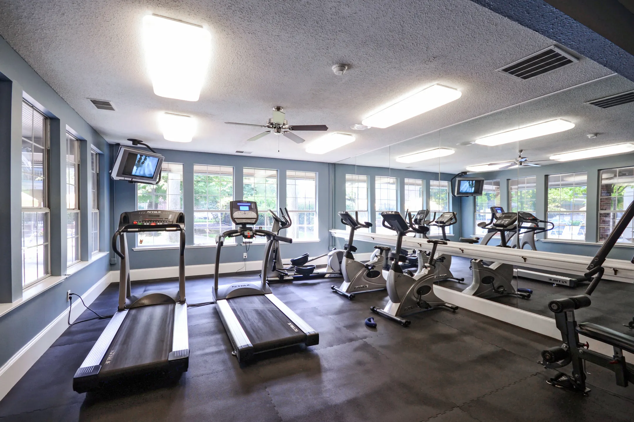Fitness Weight Room - Idlewood Apartments - Indianapolis, IN
